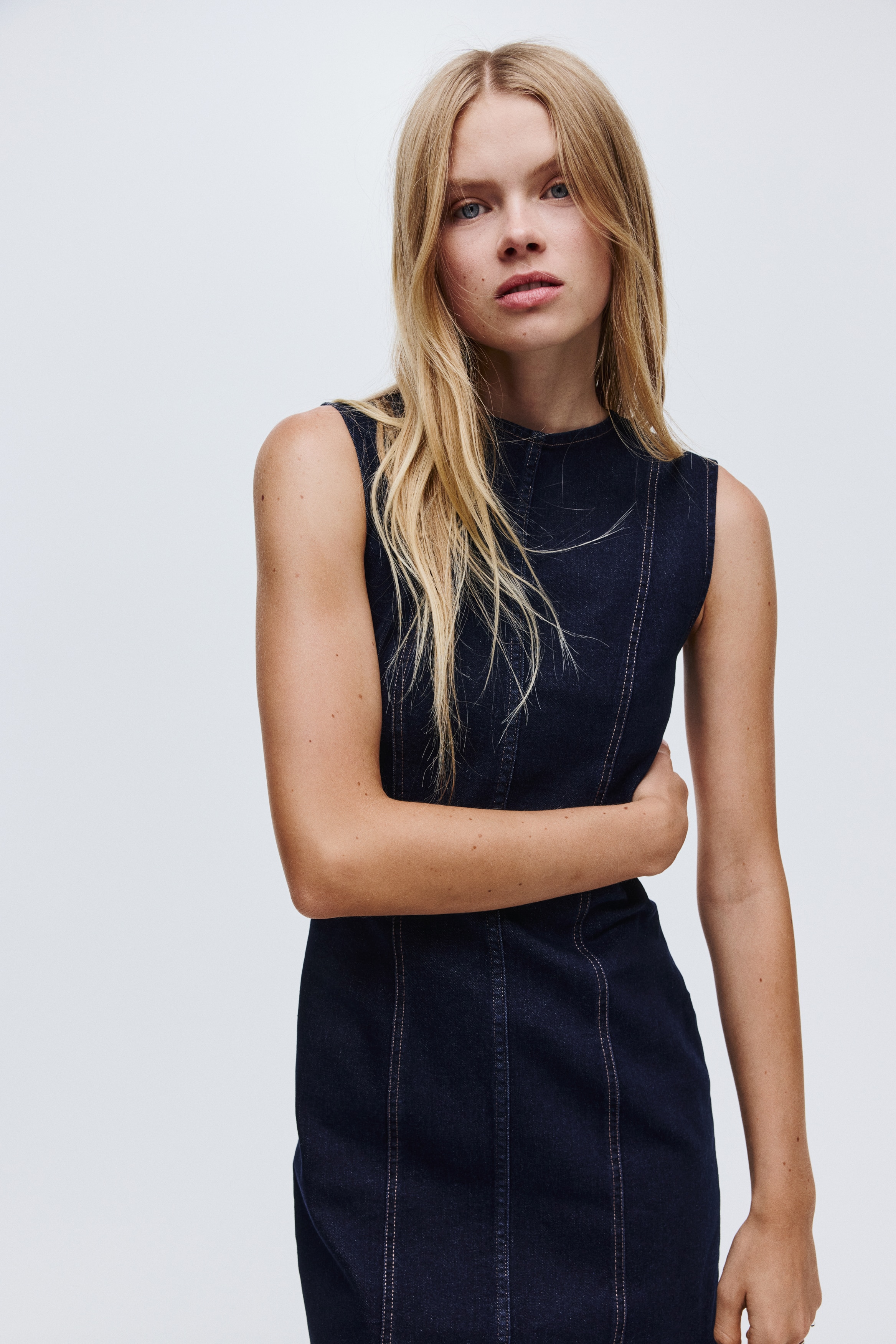 Sleeveless denim dress