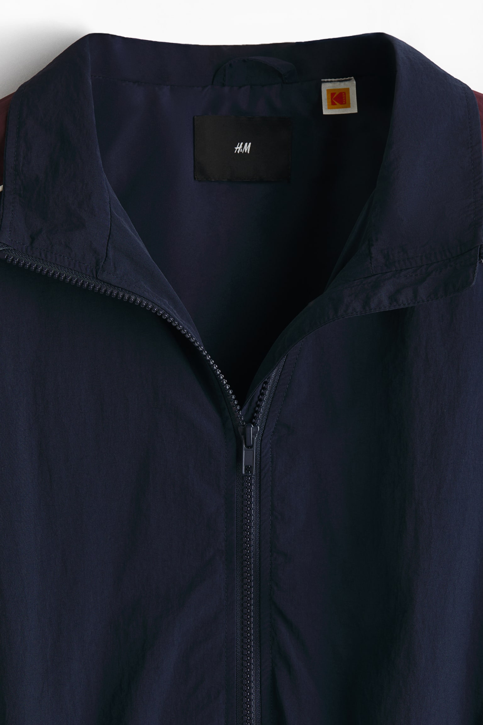 Áo khoác tập vải nylon có hoạ tiết in - Màu xanh dương đậm/Kodak - 3