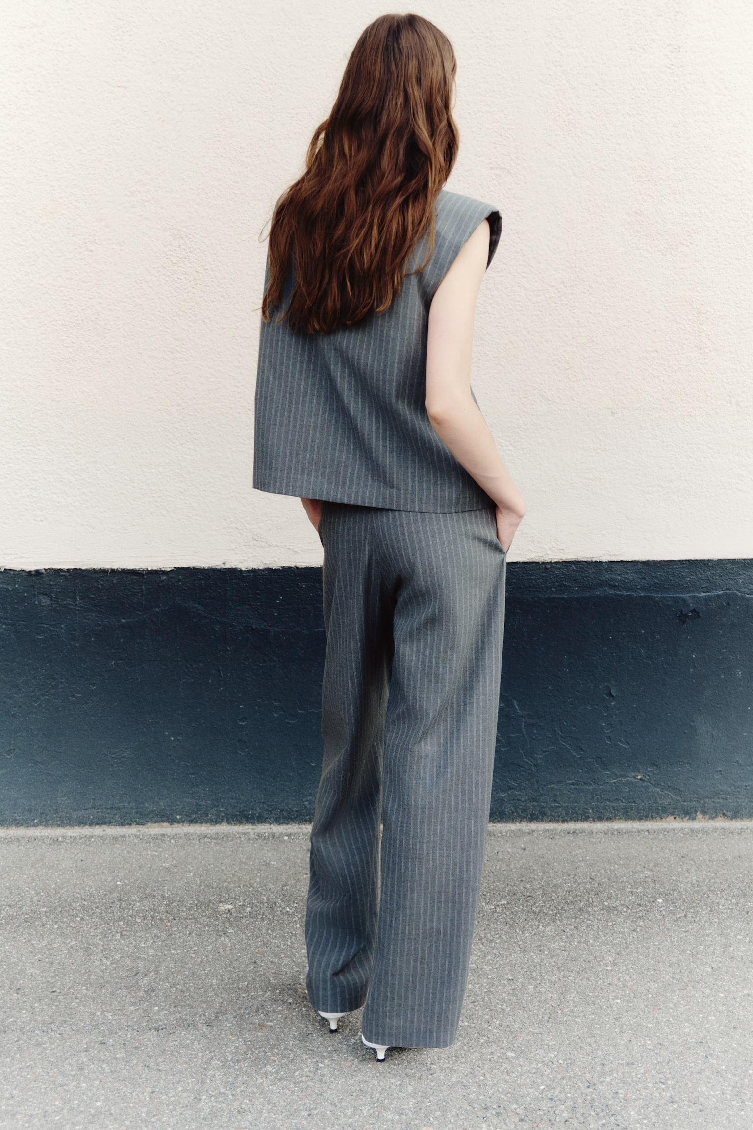 Женские брюки H&M Dressy Barrel-Leg, цвет: Тёмный серый — фото 5