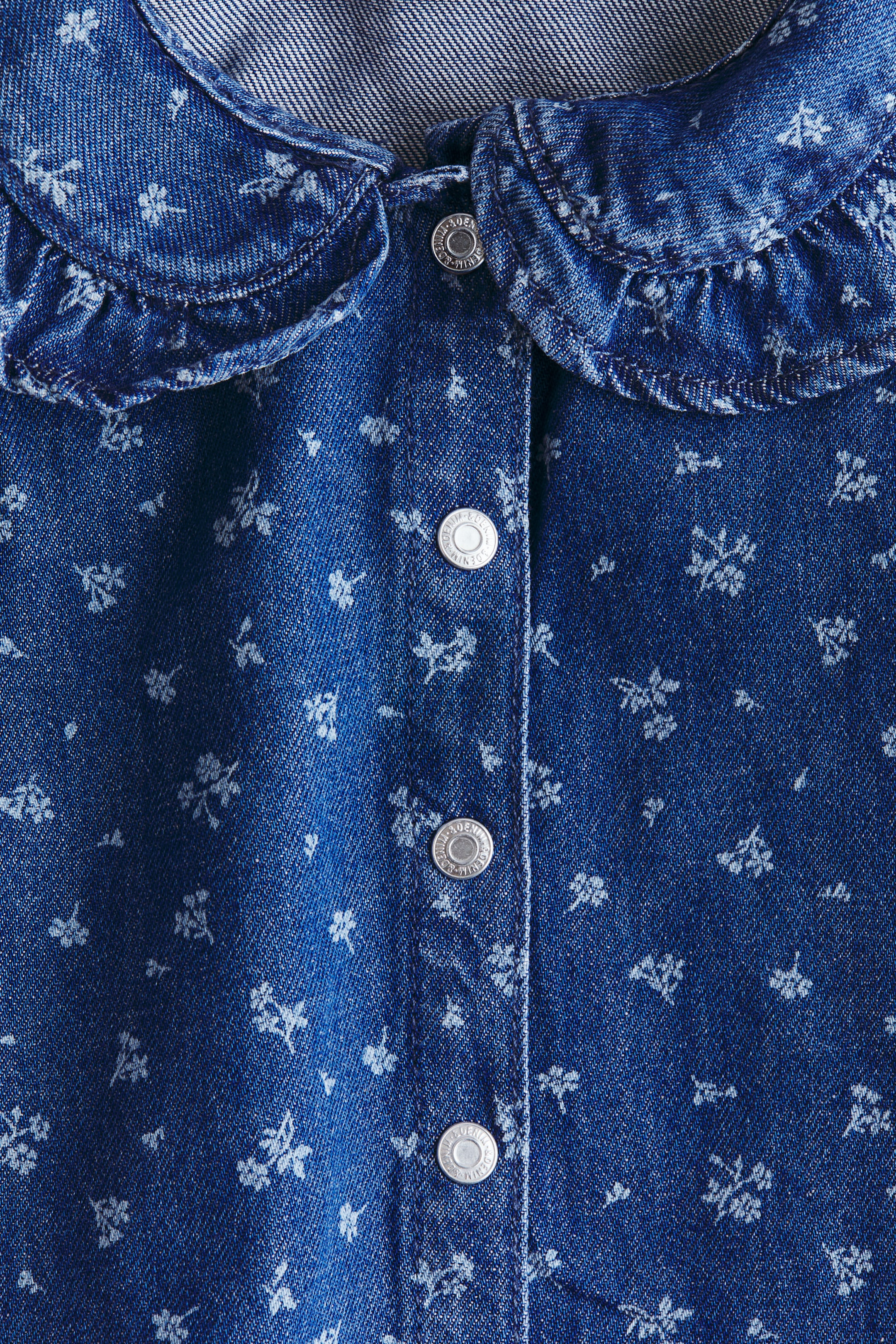 Se større billede: Bluse i denim med flæsekrave - Denimblå/Blomstret - BØRN | H&M DK 2