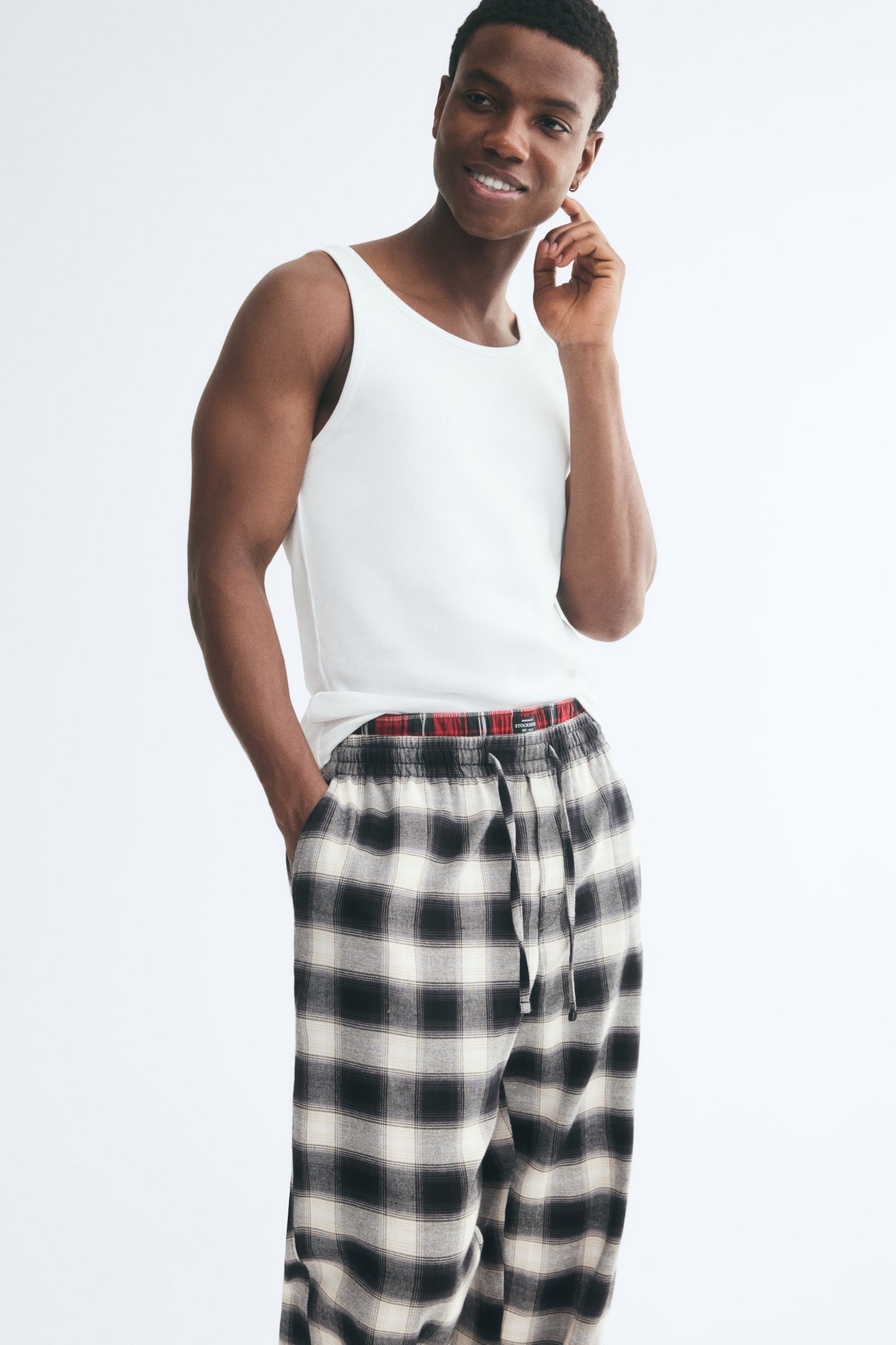 Мужские брюки H&M Relaxed-Fit Flannel, цвет: Чёрный / Клетчатый — фото 3