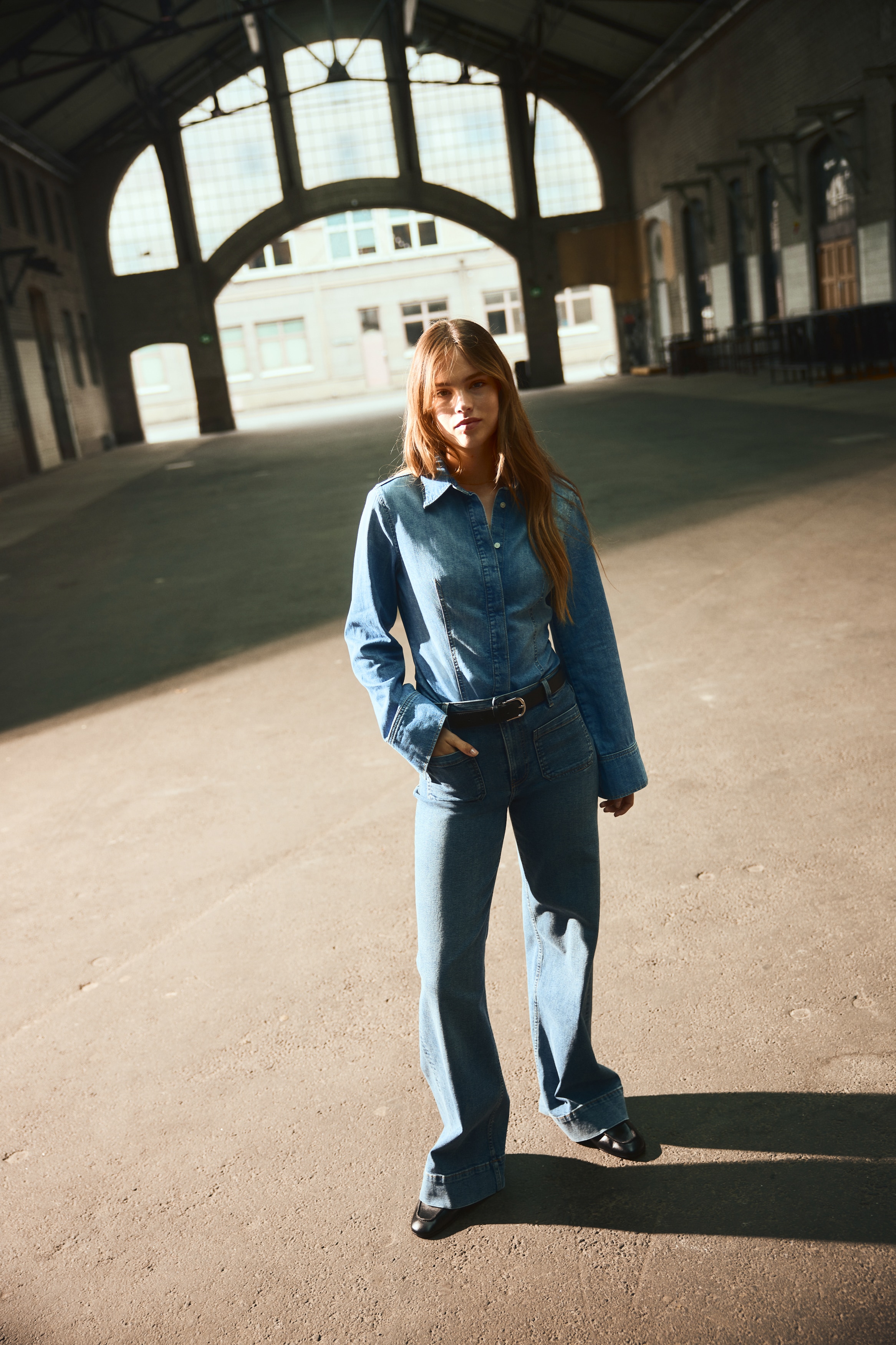 Fitted denim shirt