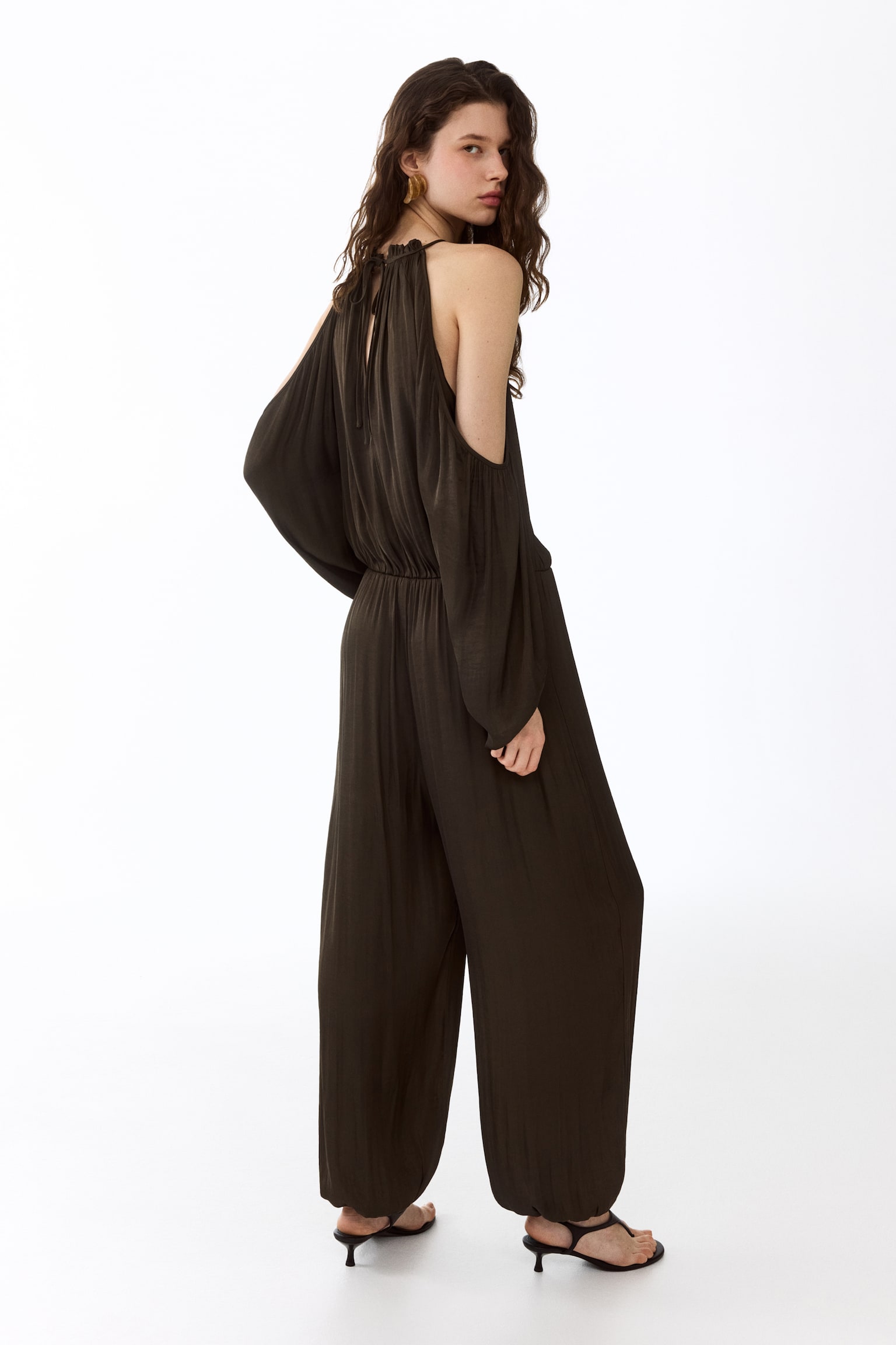 Cold-shoulder satin jumpsuit - Dark khaki green - 6