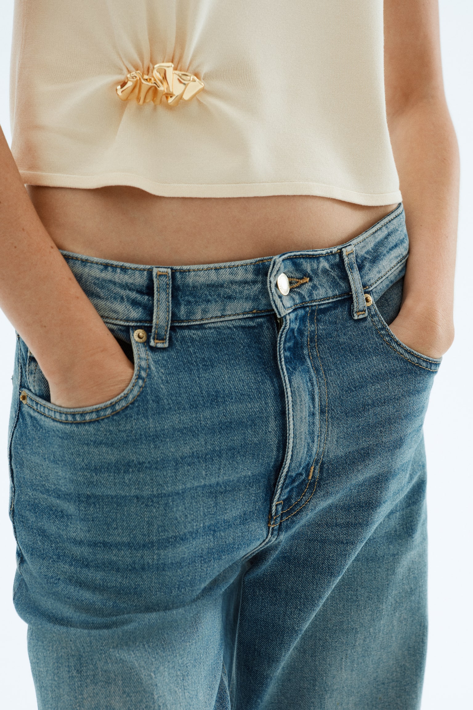 Metal Detaylı İnce Triko Üst - Krem/Siyah - 5