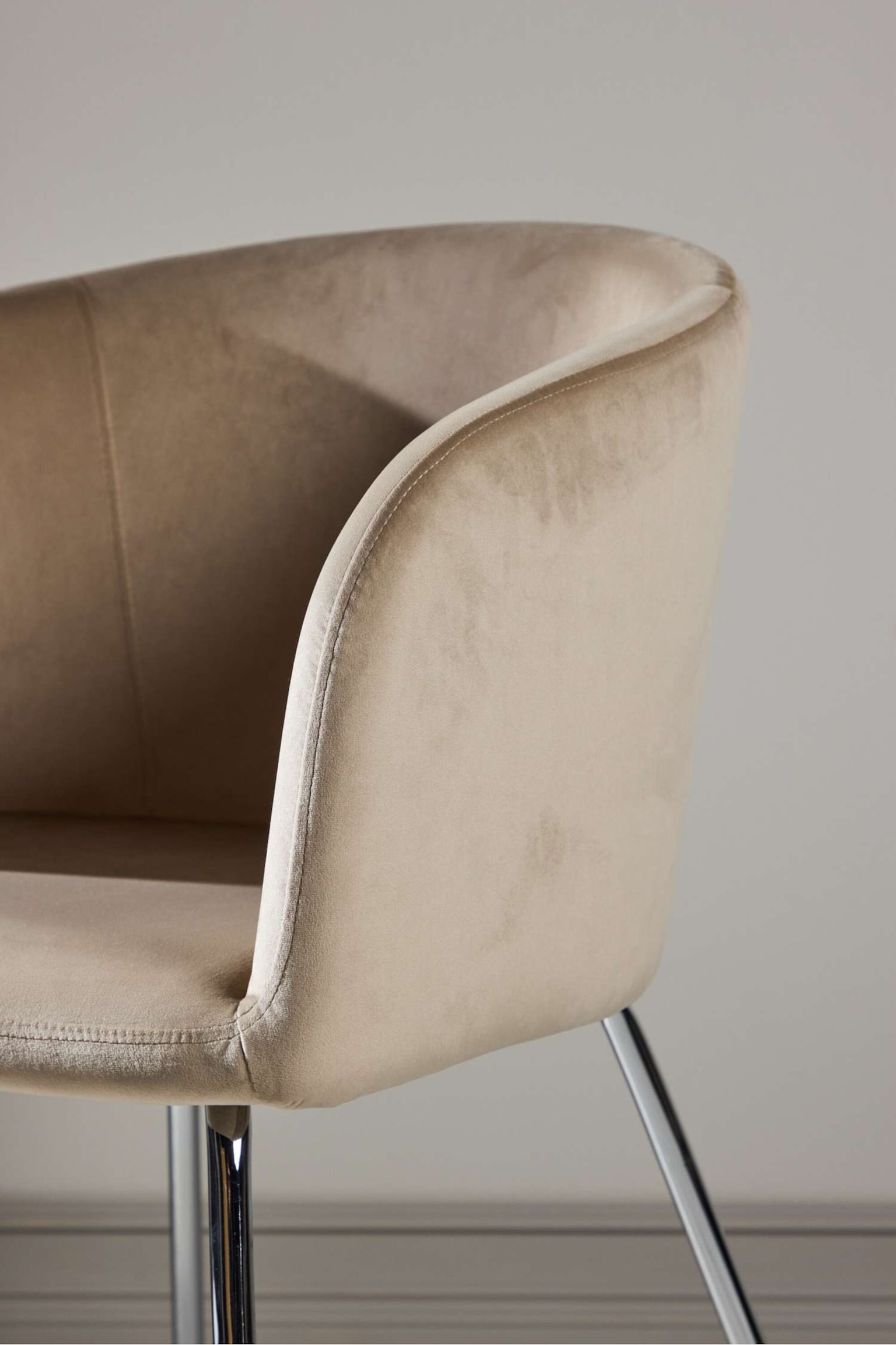 Berit Dining Chair - Aksamit Poliestrowy, Chrom/Aksamit, Orzech - 5