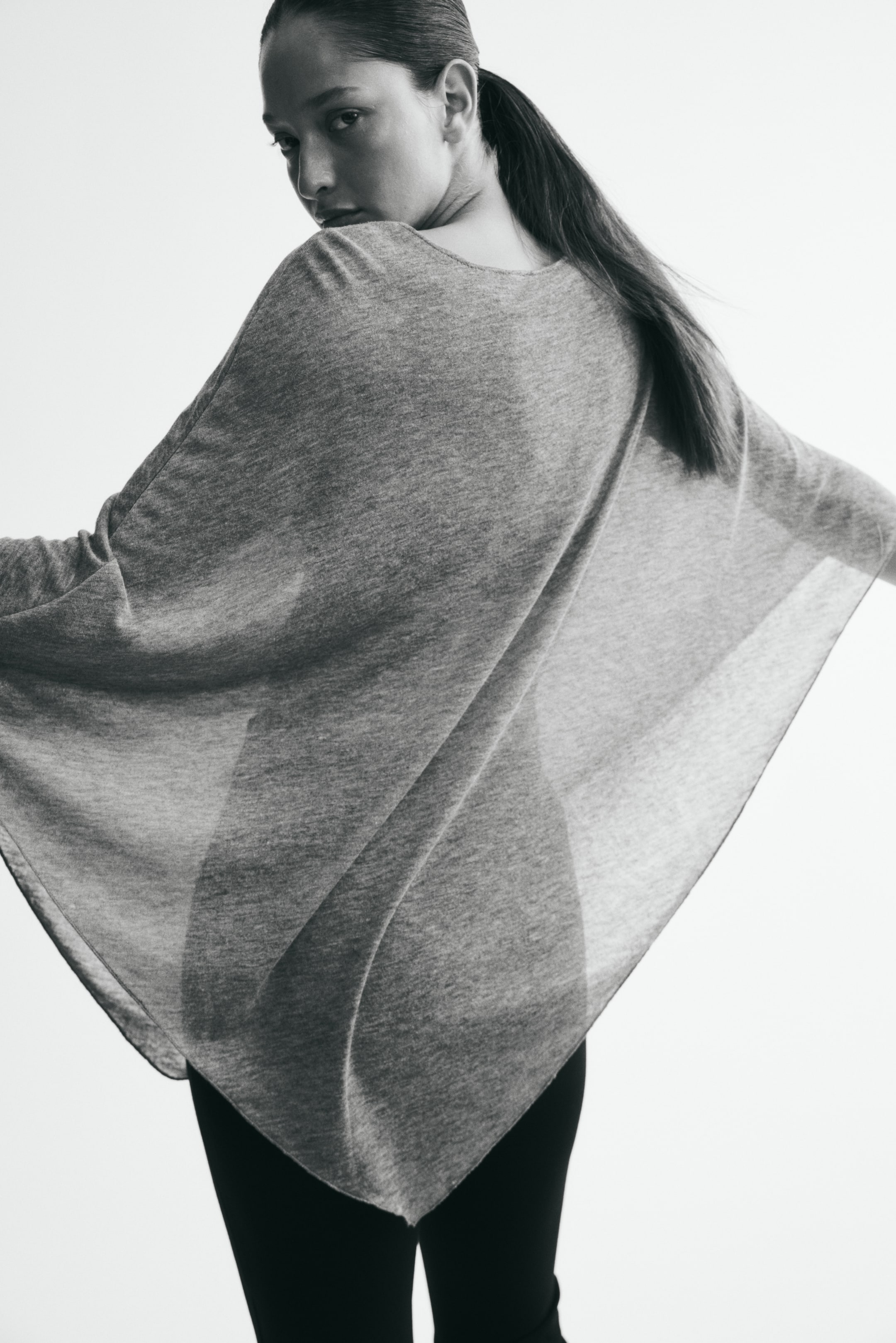 Женские топы H&M Asymmetric Cape Top — фото 4