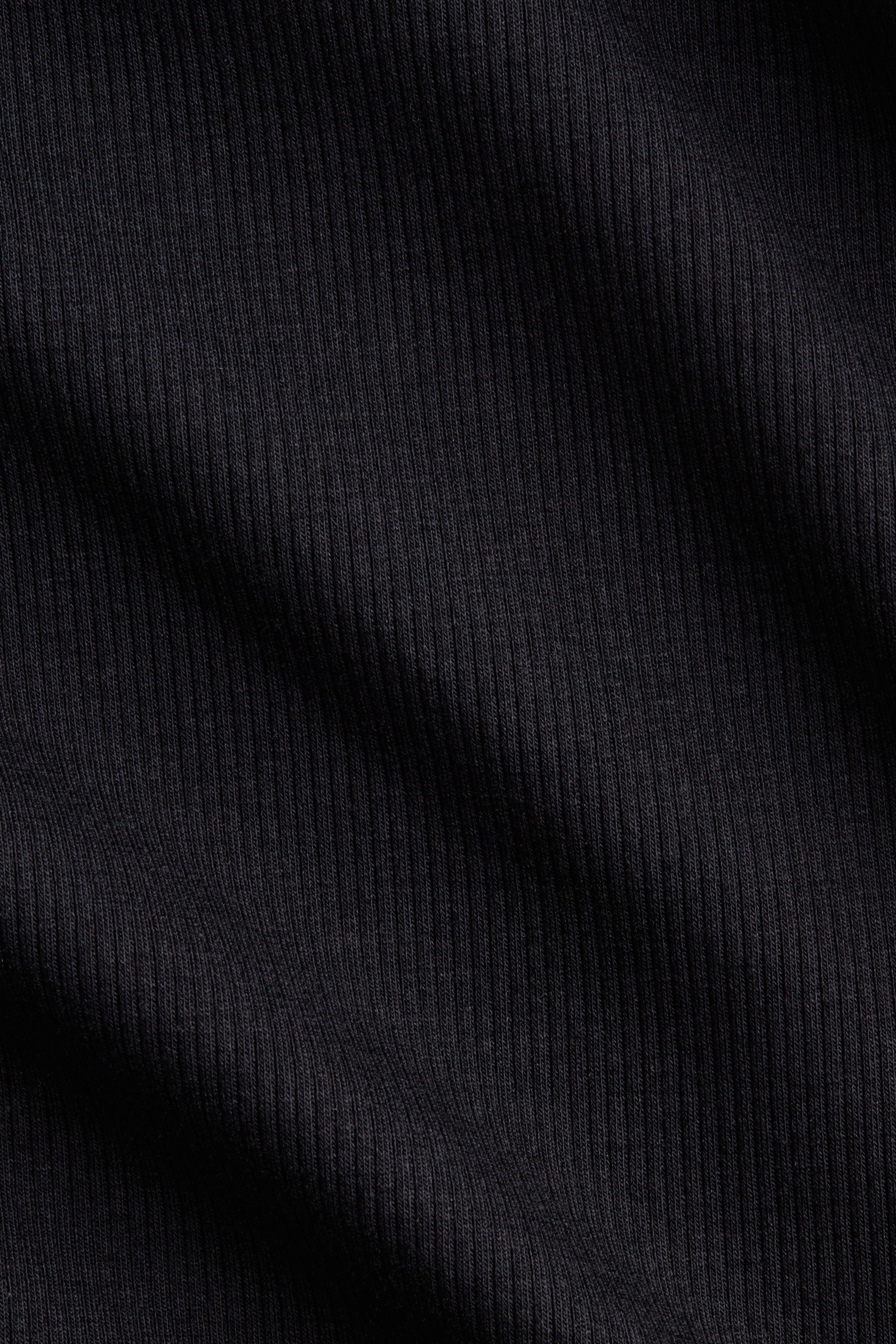 T-shirt côtelé rafraîchissant près du corps