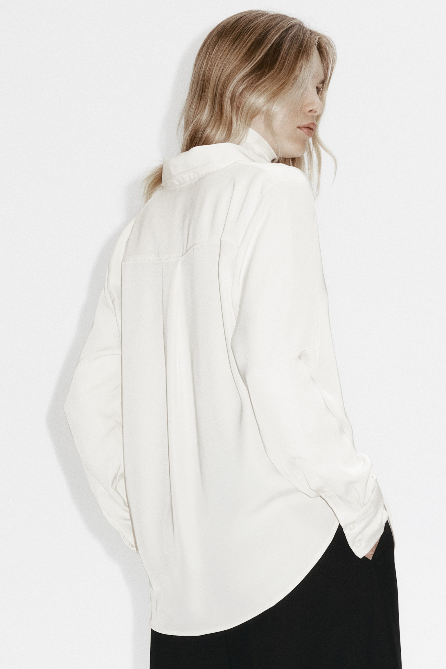 חולצה - לבן/שחור/כחול נייבי/דוגמה - 6