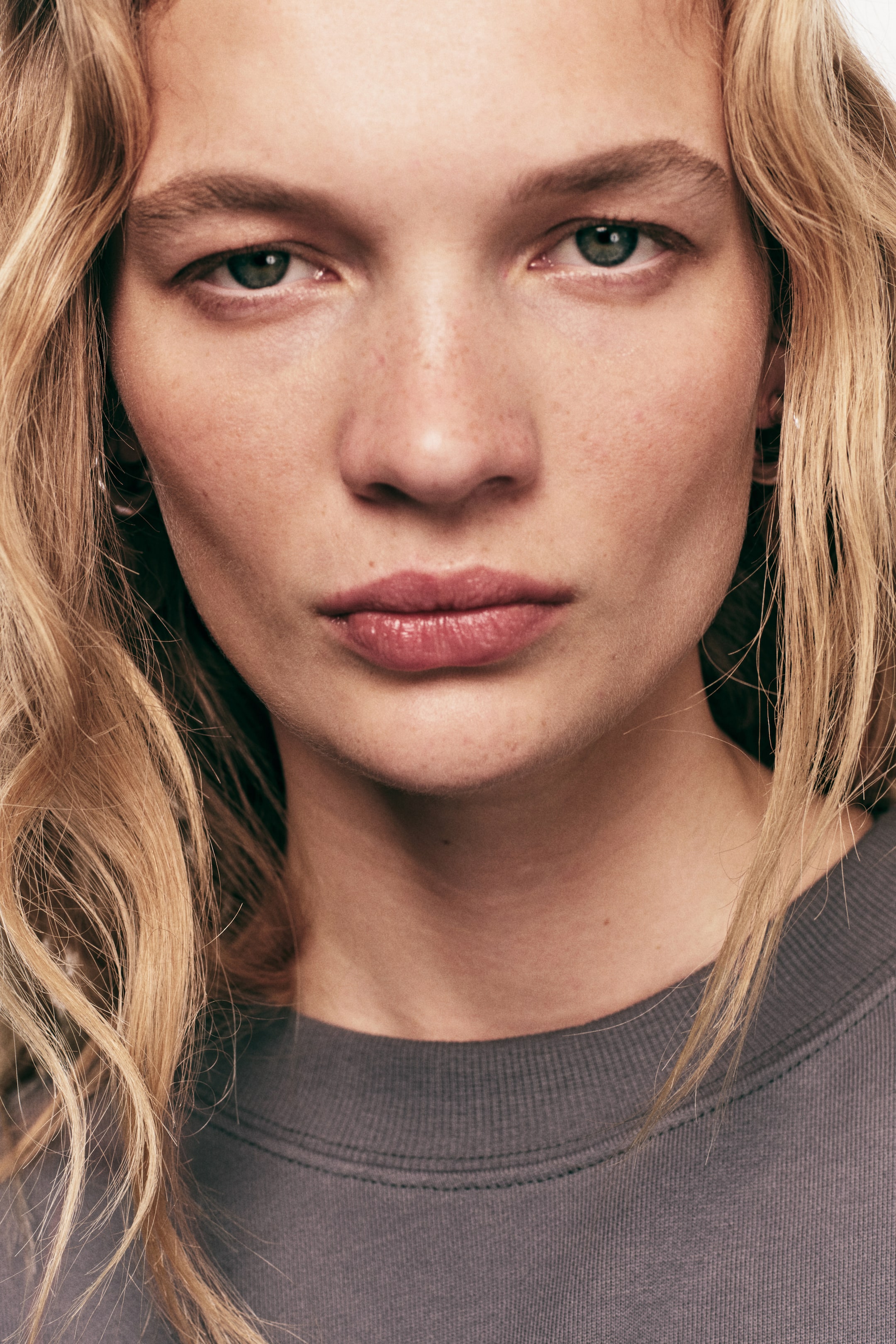 拡大画像を表示: オーバーサイズ コットンスウェットシャツ - ダークグレー - レディース | H&M JP 1