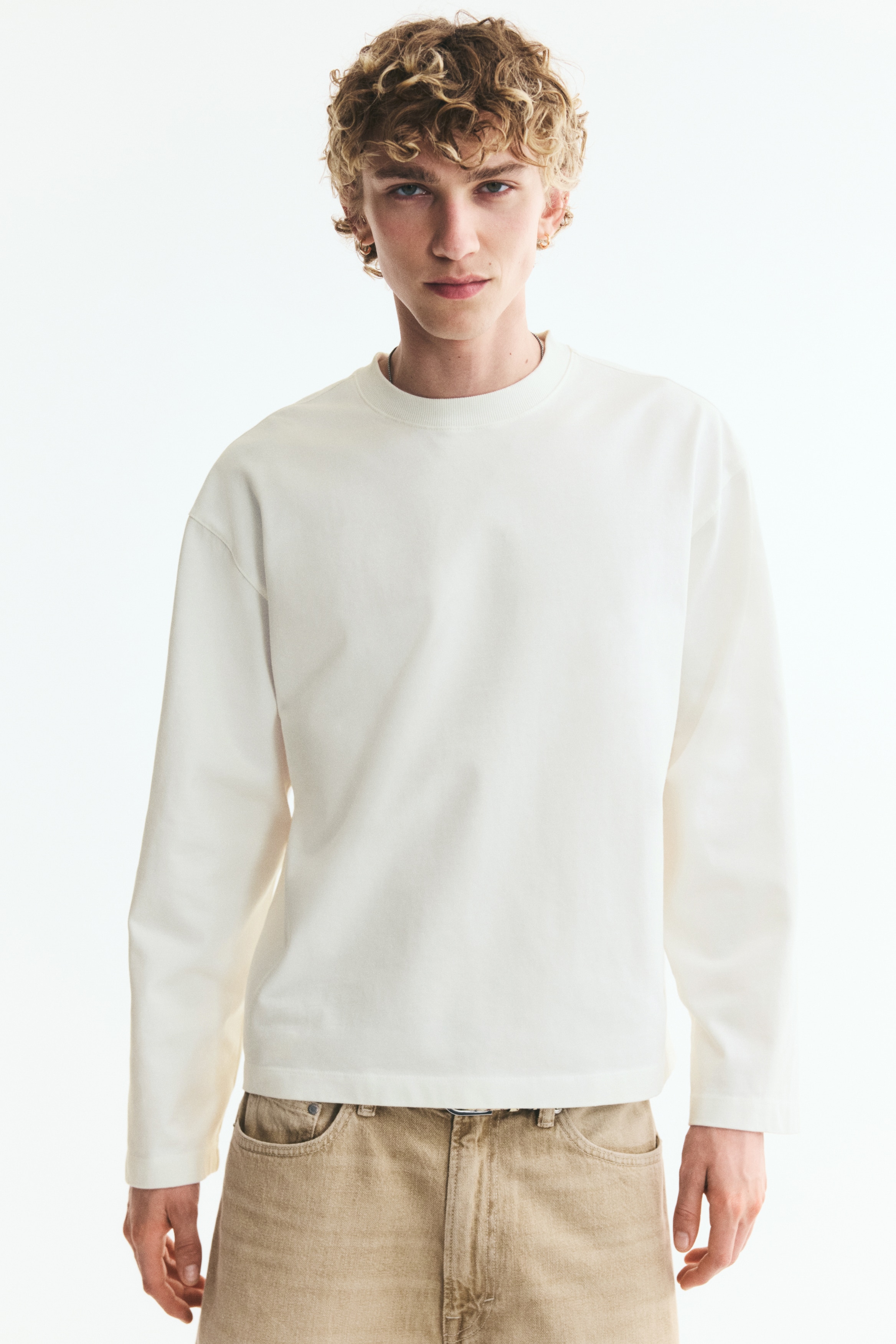 Boxy Relaxed-Fit Long-Sleeved T-Shirt - Cream/Red