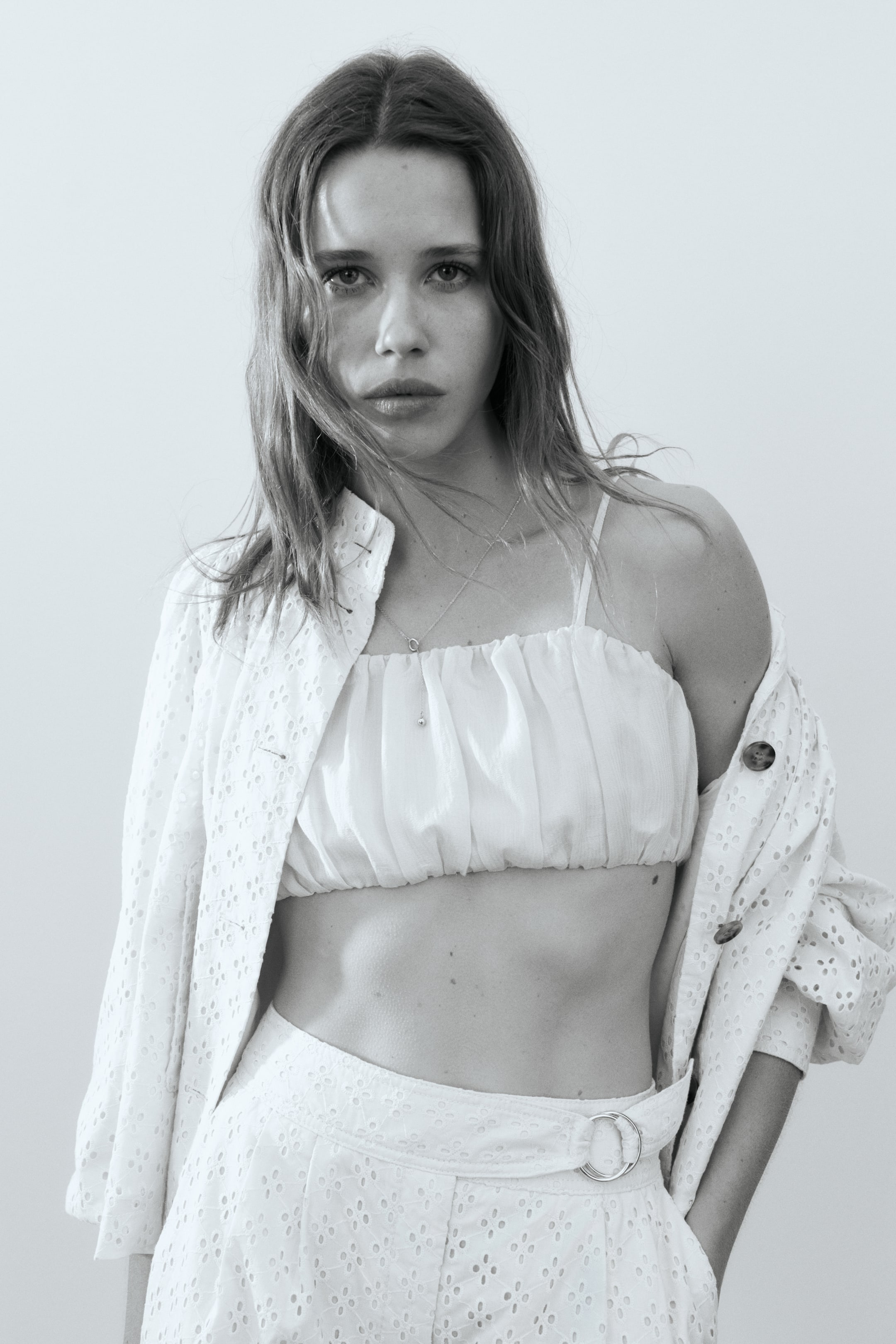 Veste en coton avec broderie anglaise