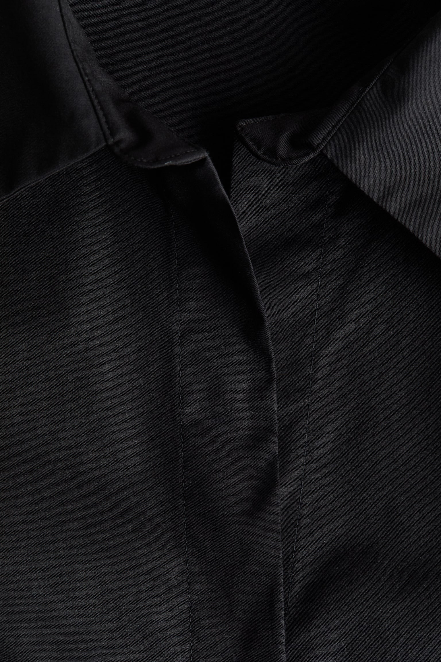 Taillierte Hemdbluse - Schwarz/Dunkelblau/Gestreift/Weiß - 2