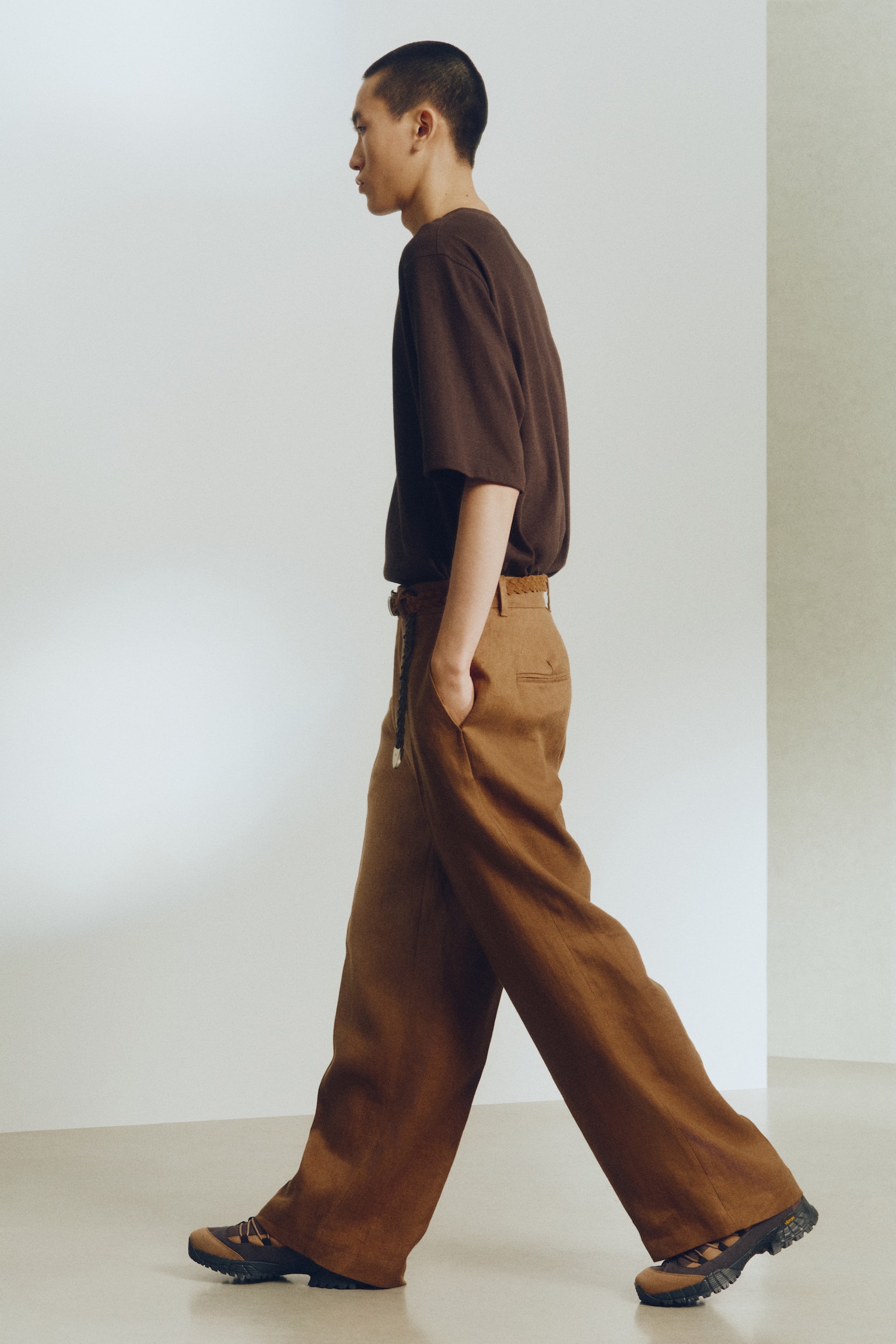 חולצת הנלי מתערובת פשתן Loose Fit - חום כהה/בז' בהיר - 4