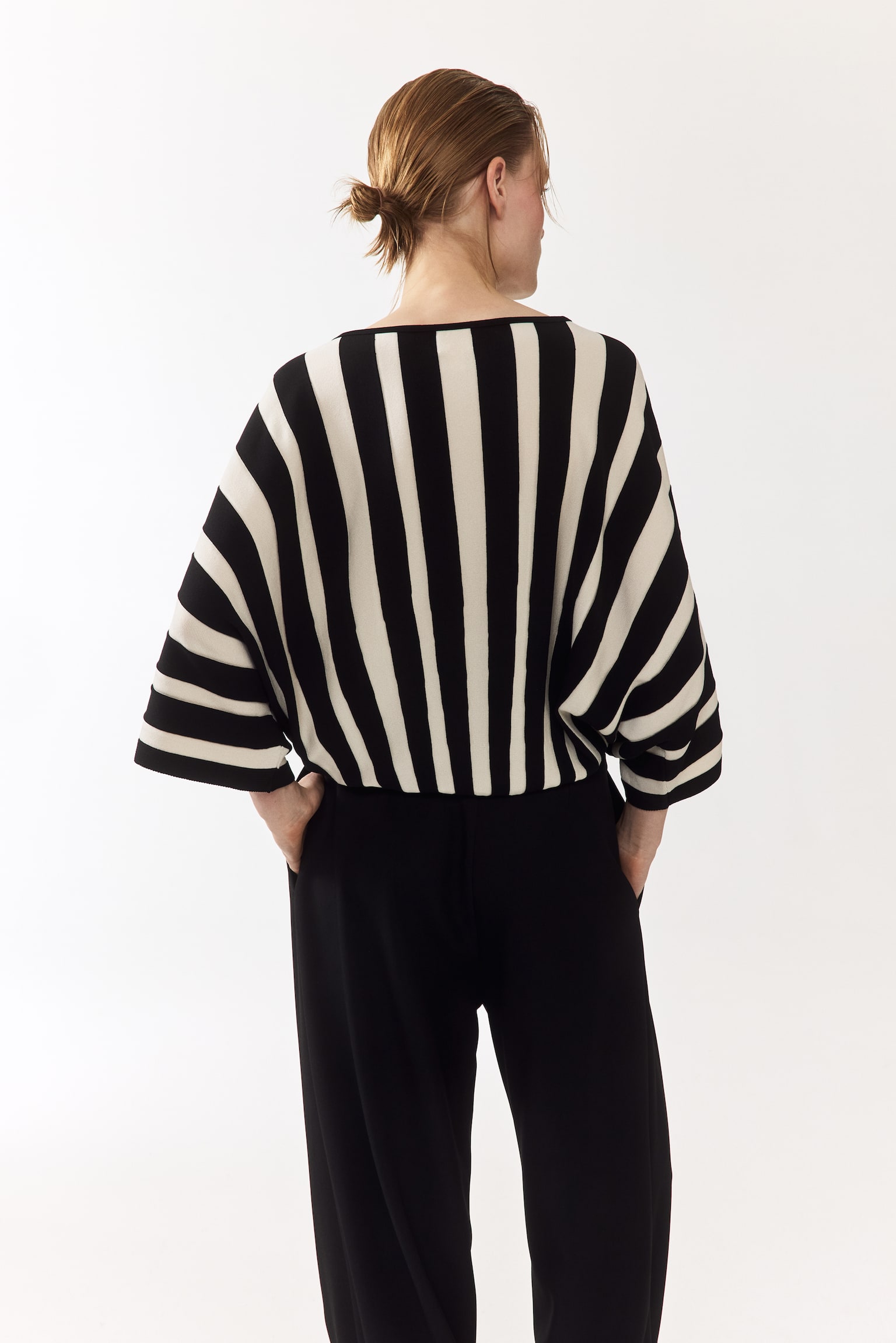 Fine-knit boat-neck top - 4