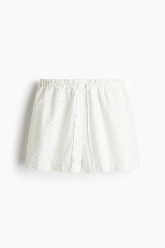 Shorts mit Broderie Anglaise - Weiß - 1