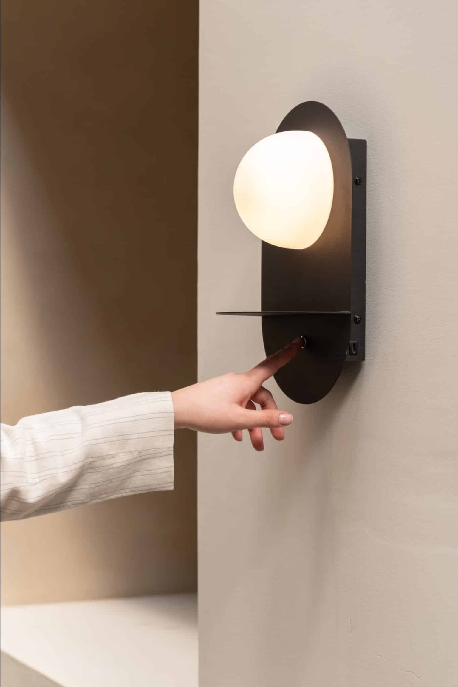 Tokyo Væglampe - Black/Beige - 4