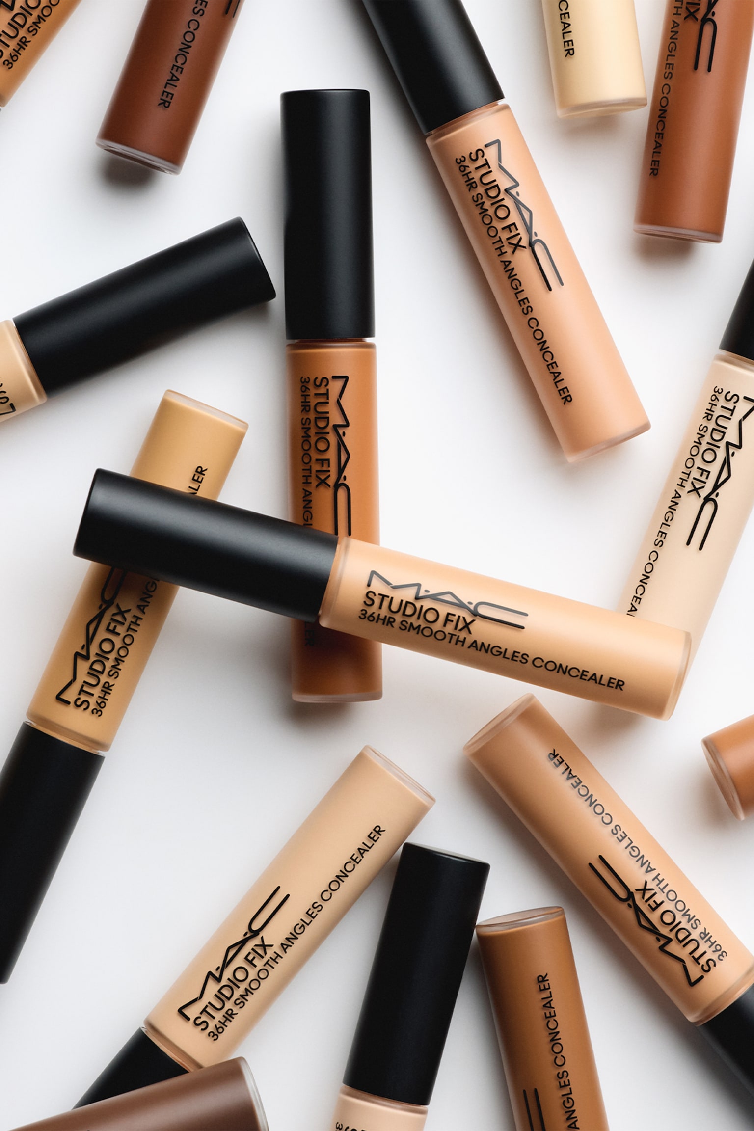 Studio Fix 36hr Smooth Angles Concealer - Nw13/Nw15/Nw43/Nw18/Nc17/Nc42/Nc58/Nc25/Nc27/Nc65/Nw65/Nw30/Nc37/Nw55/Nc15/Nc20/Nc35/Nc40/Nc30/Nw25/Nc17.5/Nc45/Nw45/Nc10/Nc14.5/Nw10/Nw58/Nc47/Nc50/Nc44/Nw20/Nc11.5 - 4