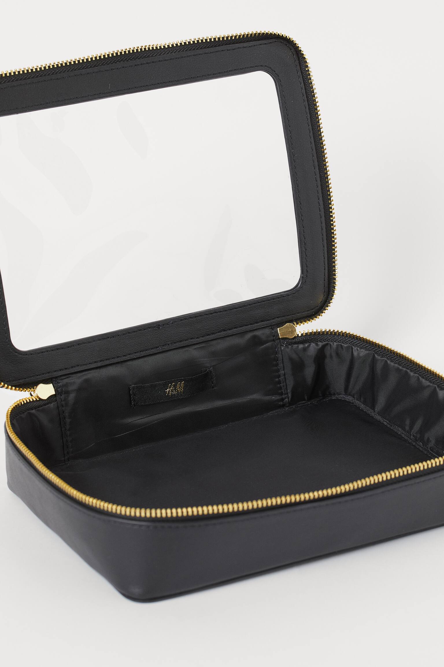 H M COSMETIC BAG visual data 5