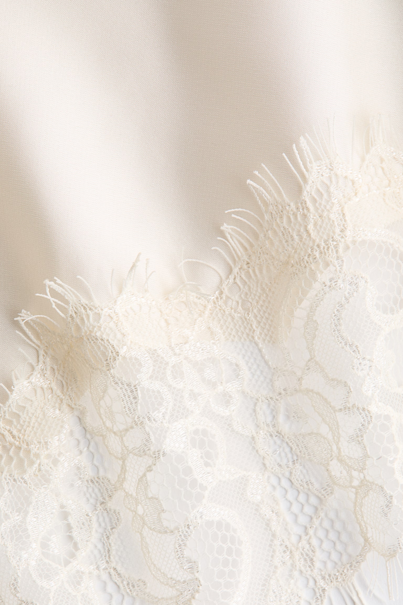 Lace-trimmed triangle scarf - Cream/Dark brown/Black - 2