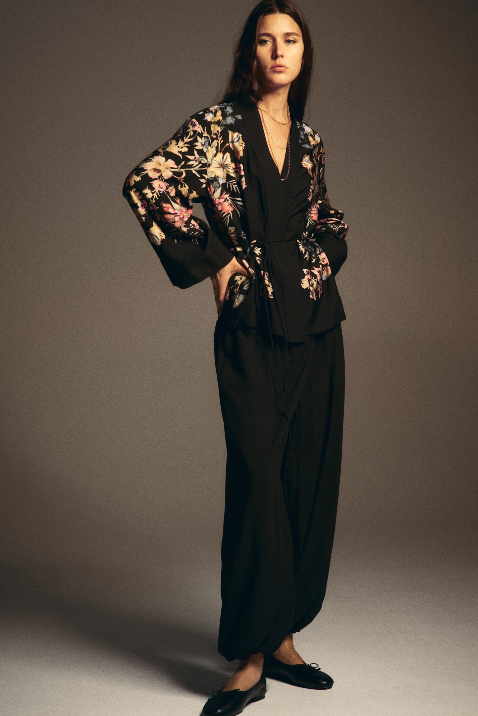 Casual Wrap Jacket - Black/floral - 3