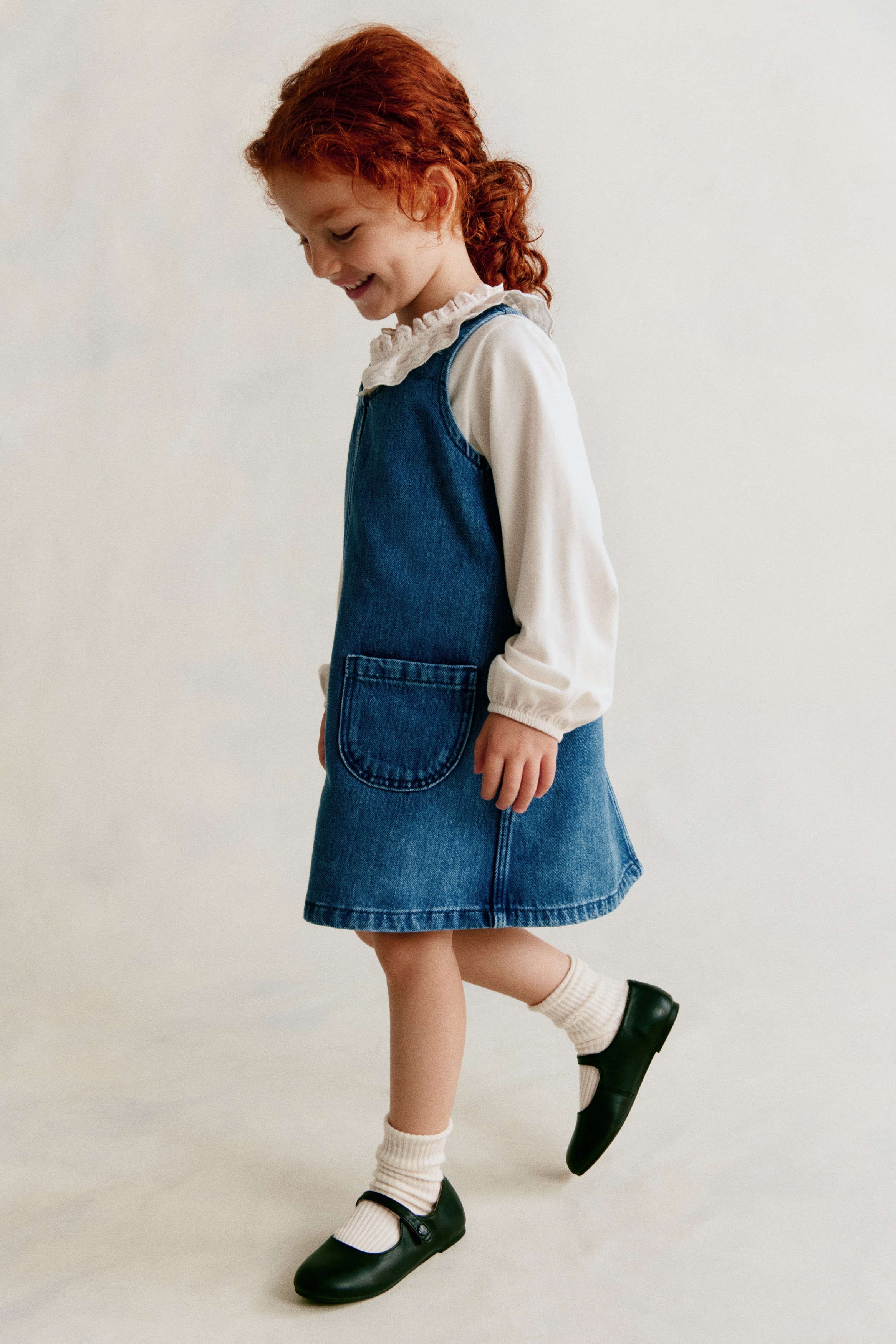 Rochie-sarafan din denimModel