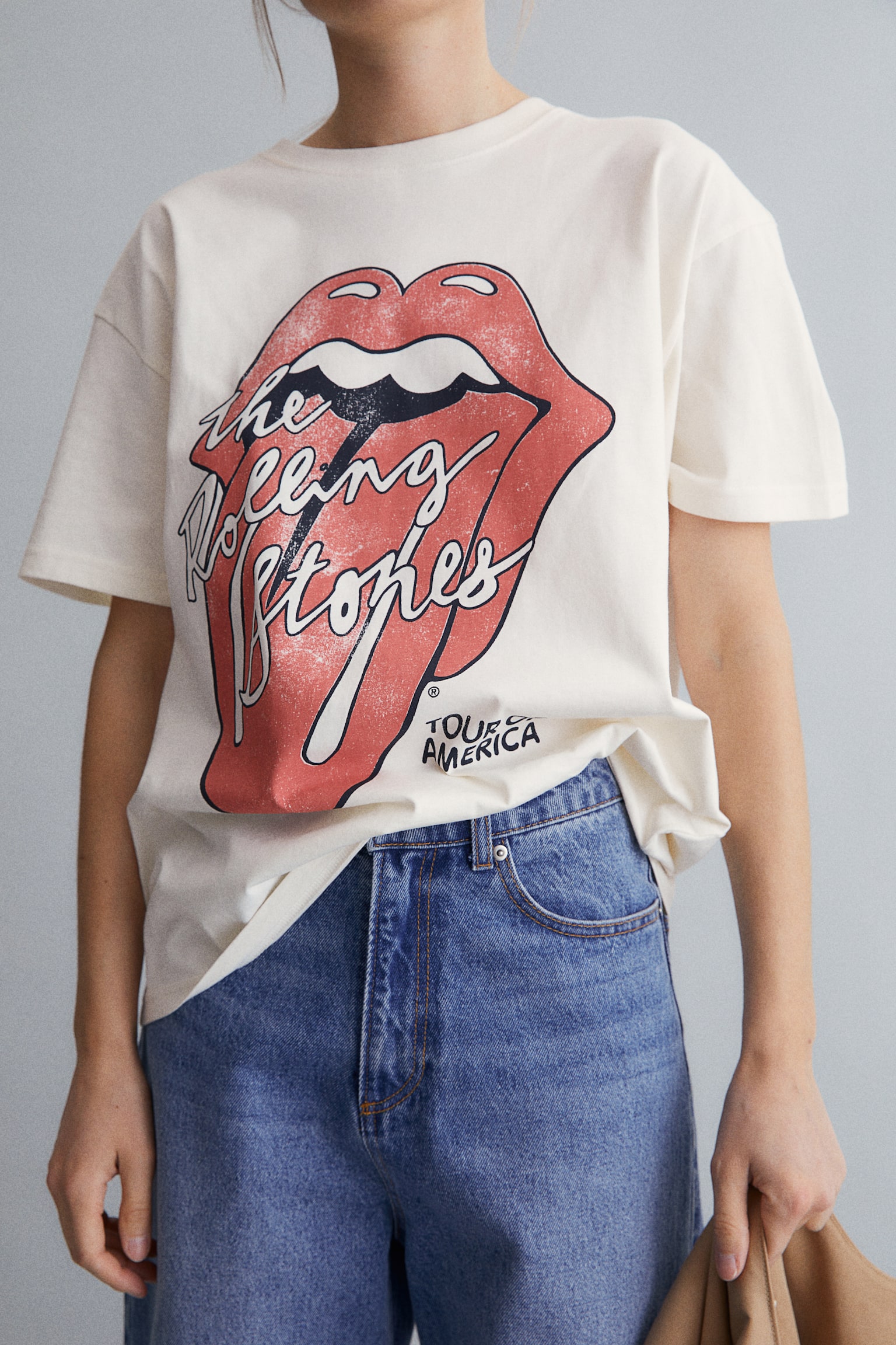 Oversize Print Tee - Cream/The Rolling Stones/Beige/Nirvana/White/NFL/Dark grey/Pink Floyd/Dark grey/Nirvana/Cream/Smiley® Originals/Dark grey/The Beatles/White/The Rolling Stones/Cream/Kurt Cobain/Cream/UCLA/Grey marle/Stanford University/Dark grey/AC/DC/Cream/Nirvana/Beige/Nirvana/White/The Rolling Stones/Yellow/UCLA/Dark grey/Nirvana/Dark grey/The Rolling Stones/Dark grey/Metallica/Light beige/Metallica/Red/Harvard University/Light beige/Metallica/Cream/The Rolling Stones - 4