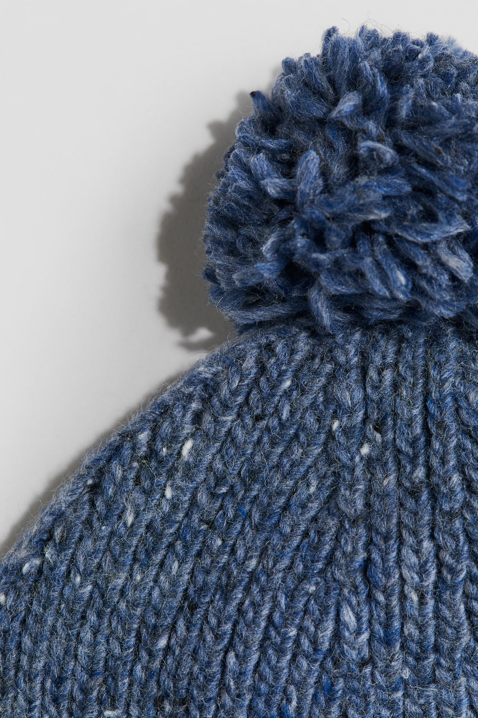 Rib-knit pompom beanie - Dusty blue marl/Dark green/Light beige - 2