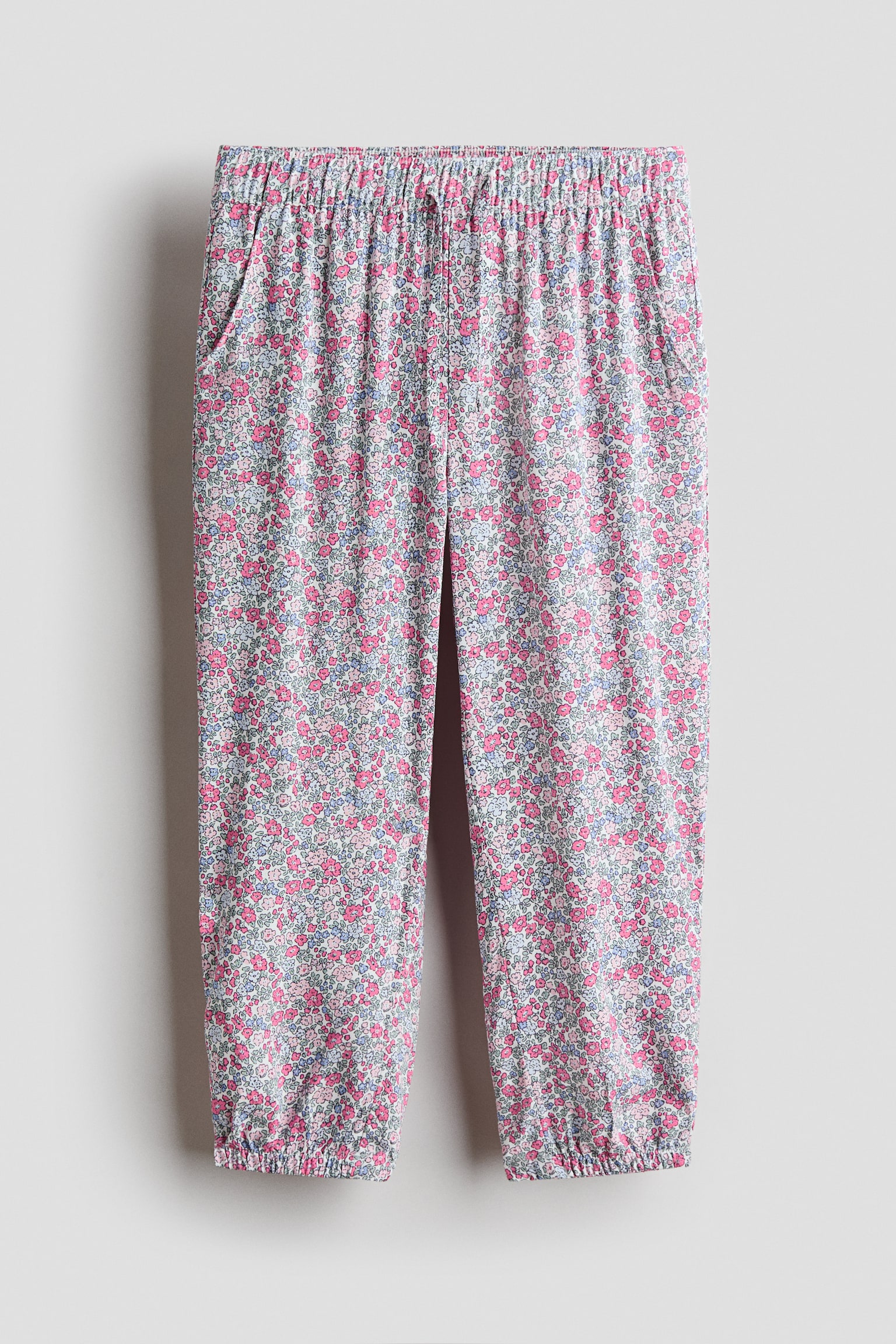 Joggpants aus Webstoff - Weiss/Rosa geblümt/Blau/Rosa/Erdbeeren/Hellbeige/Leopardenprint/Mattrosa/Gepunktet