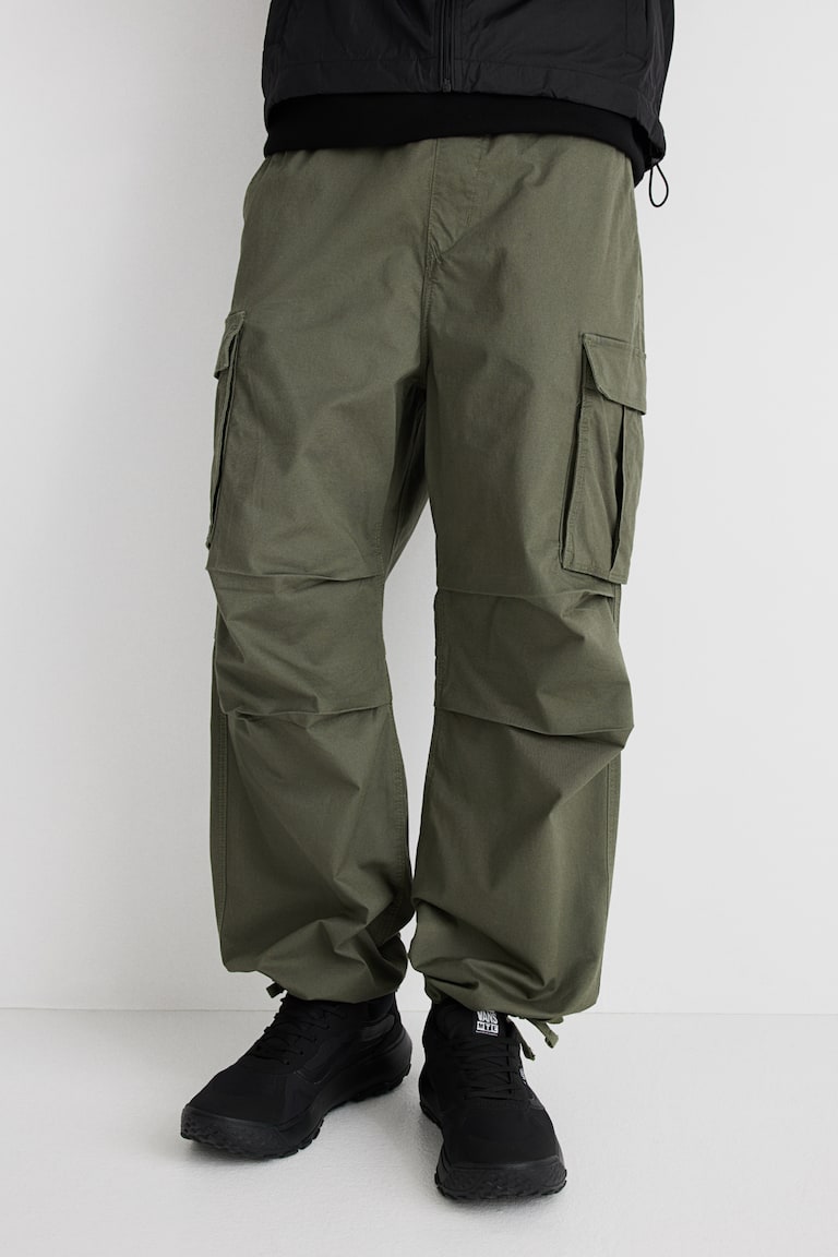 Relaxed Fit Cargo Pants Khaki green Men H&M US