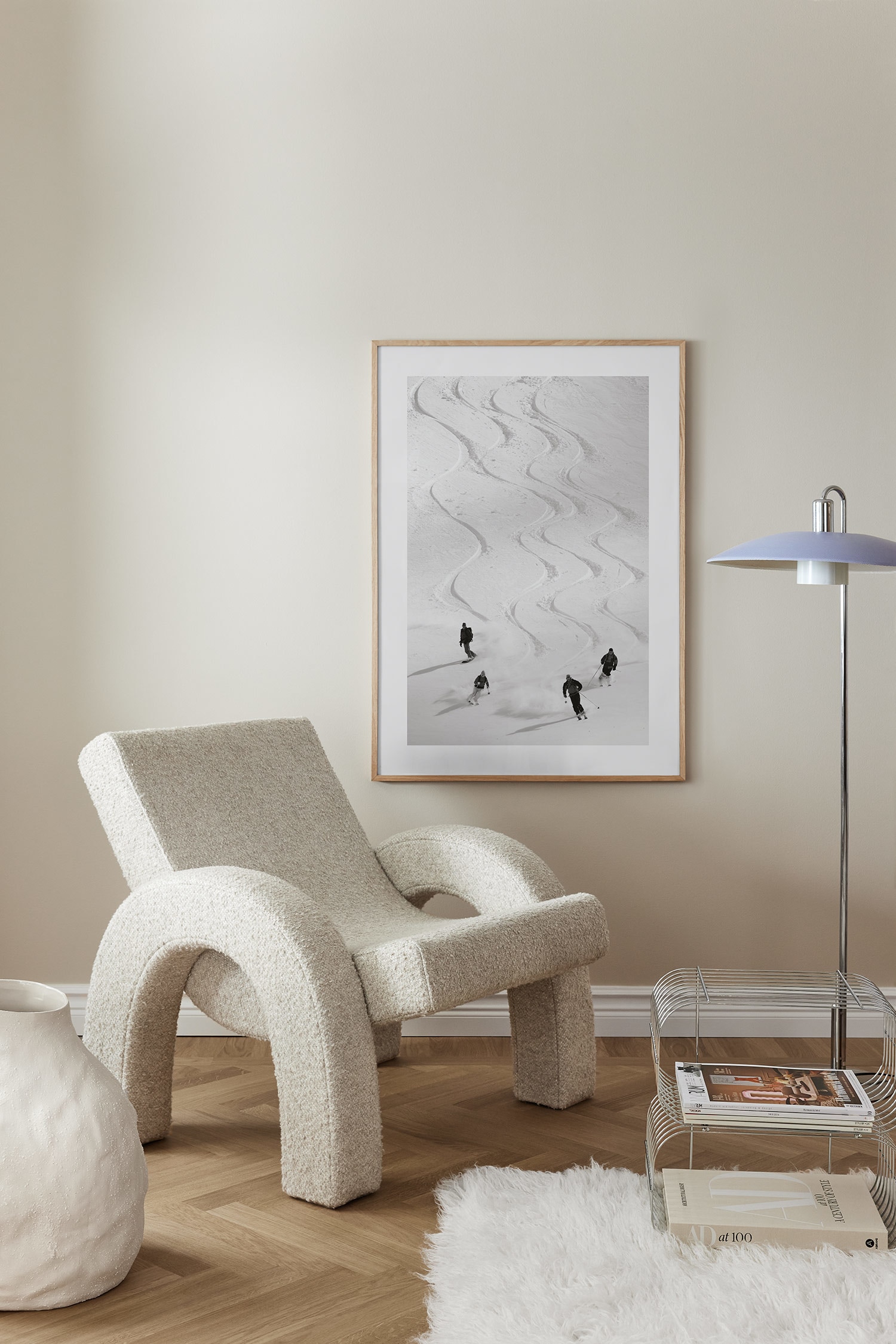 Skiing Down The Slope Poster - Schwarz