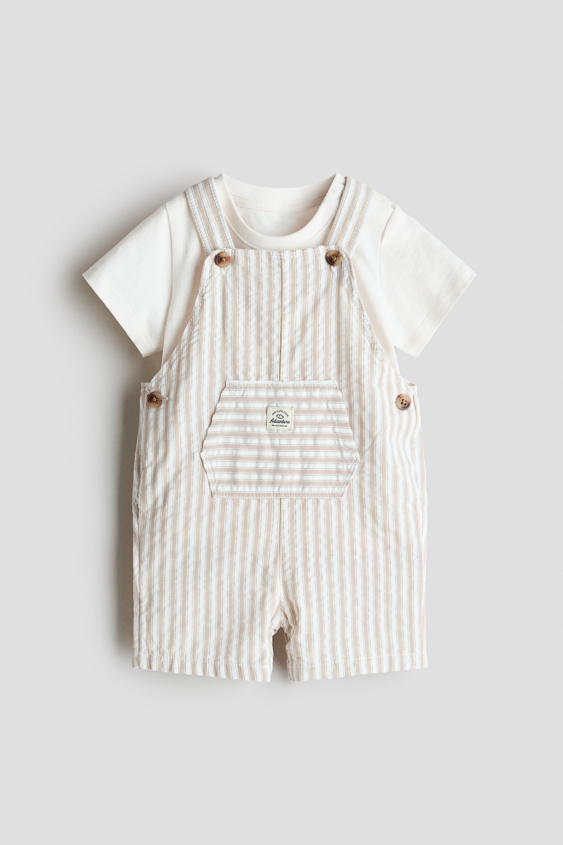 2-piece dungaree shorts and T-shirt setKategorie