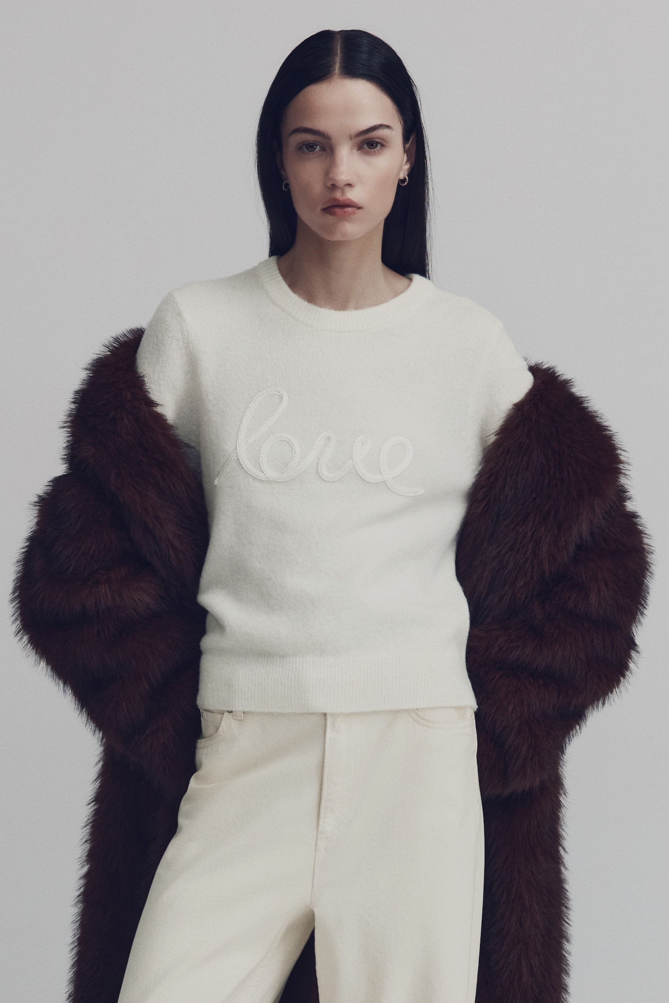 Zobacz większy obraz: Sweter z aplikacją - Biały/Love - ONA | H&M PL 1