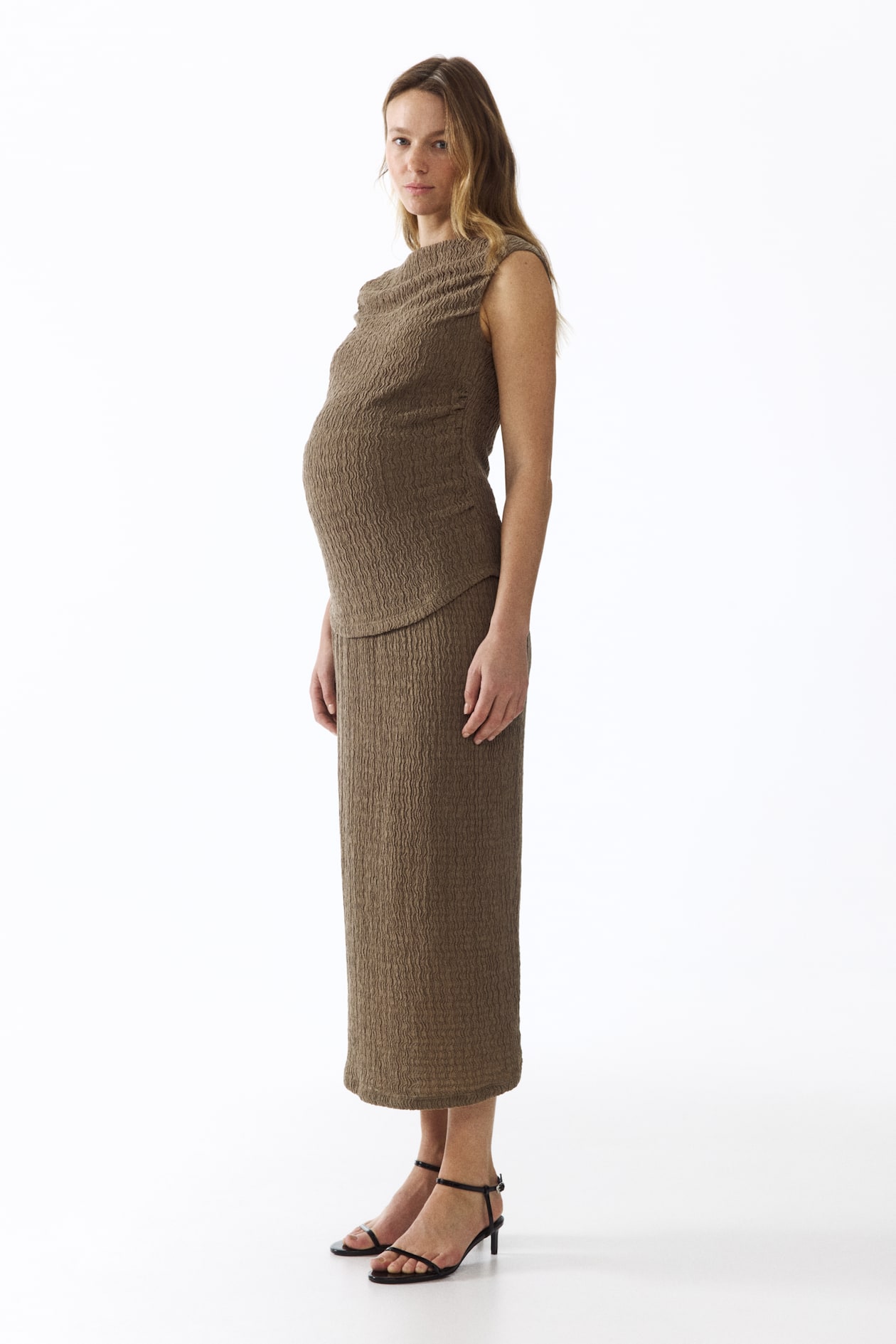 h&m mama stretchy jersey dress H&M MAMA - Dark Brown MAMA Smocked Jersey Dress - Size: XXL