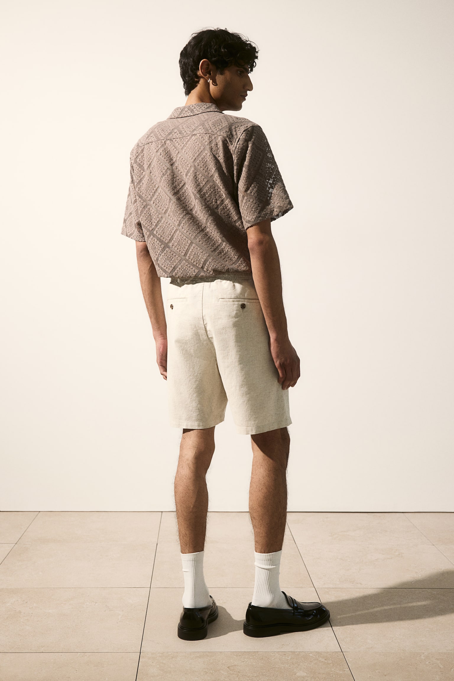 Regular Fit Linen-blend shorts - Light beige/White/Black - 3