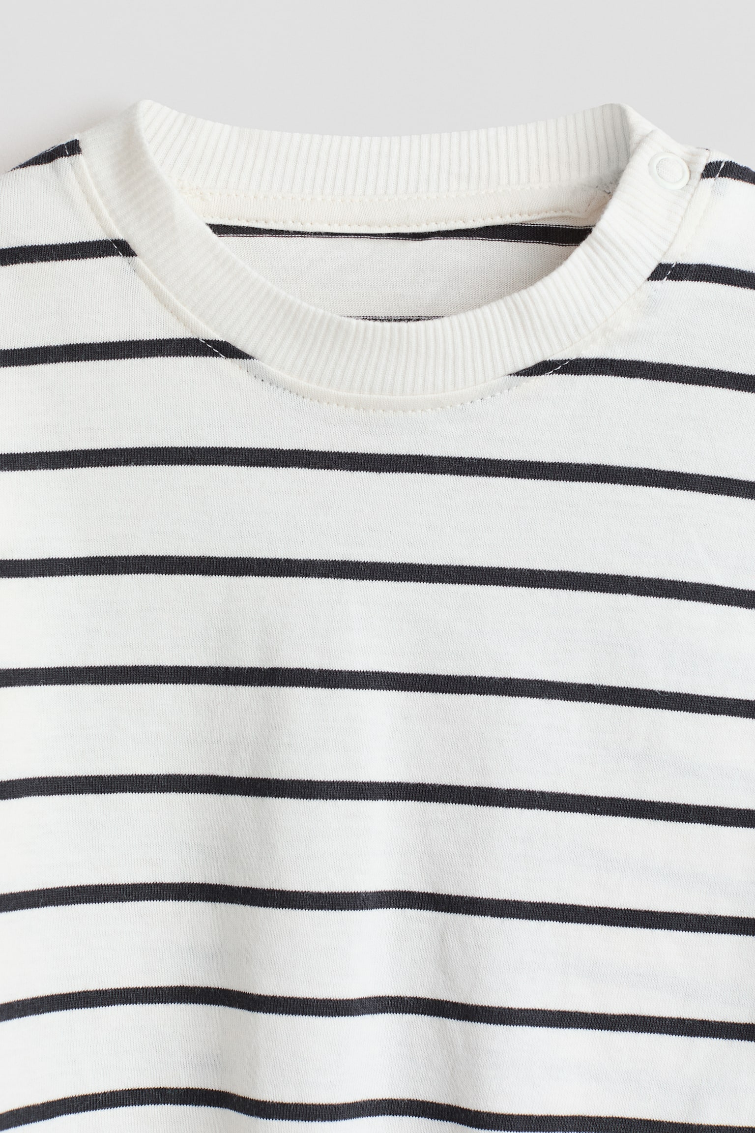 Детские футболки H&M 5-Pack Long-Sleeved T-Shirts, цвет: Тёмный зелёный — фото 2