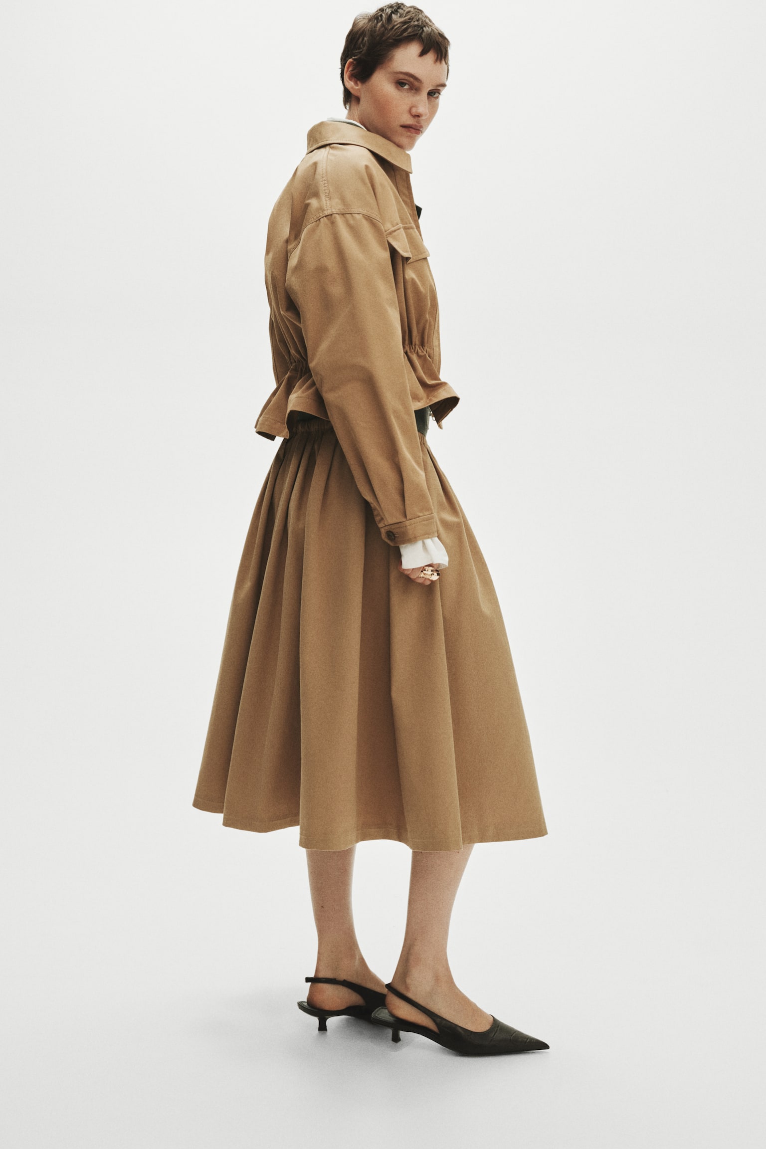 חצאית טוויל עם קפלים - בז' - 5