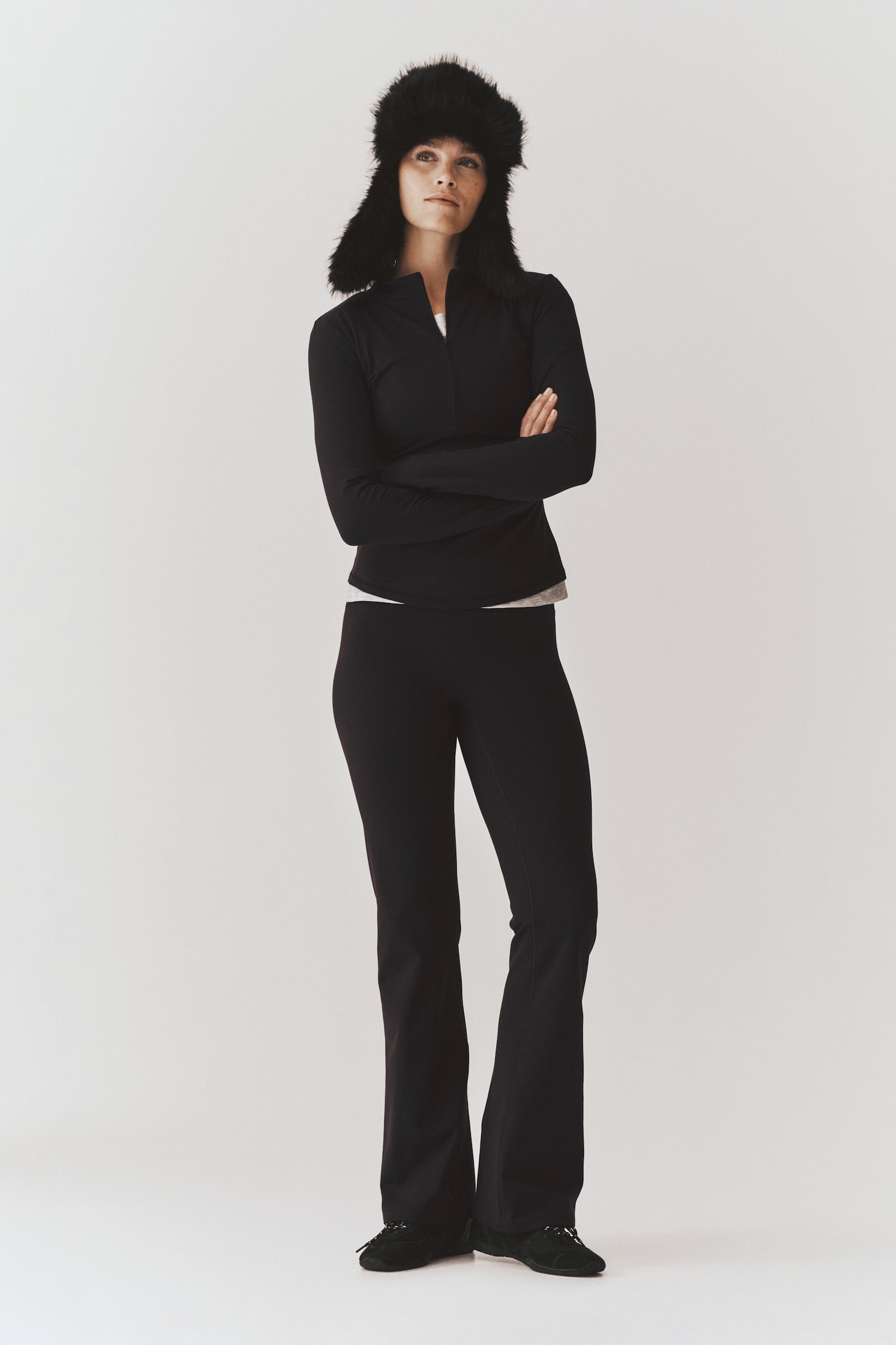 Женский топ H&M Move Warm Half-Zip Sports with Fleece SoftMove™, цвет: Чёрный — фото 3