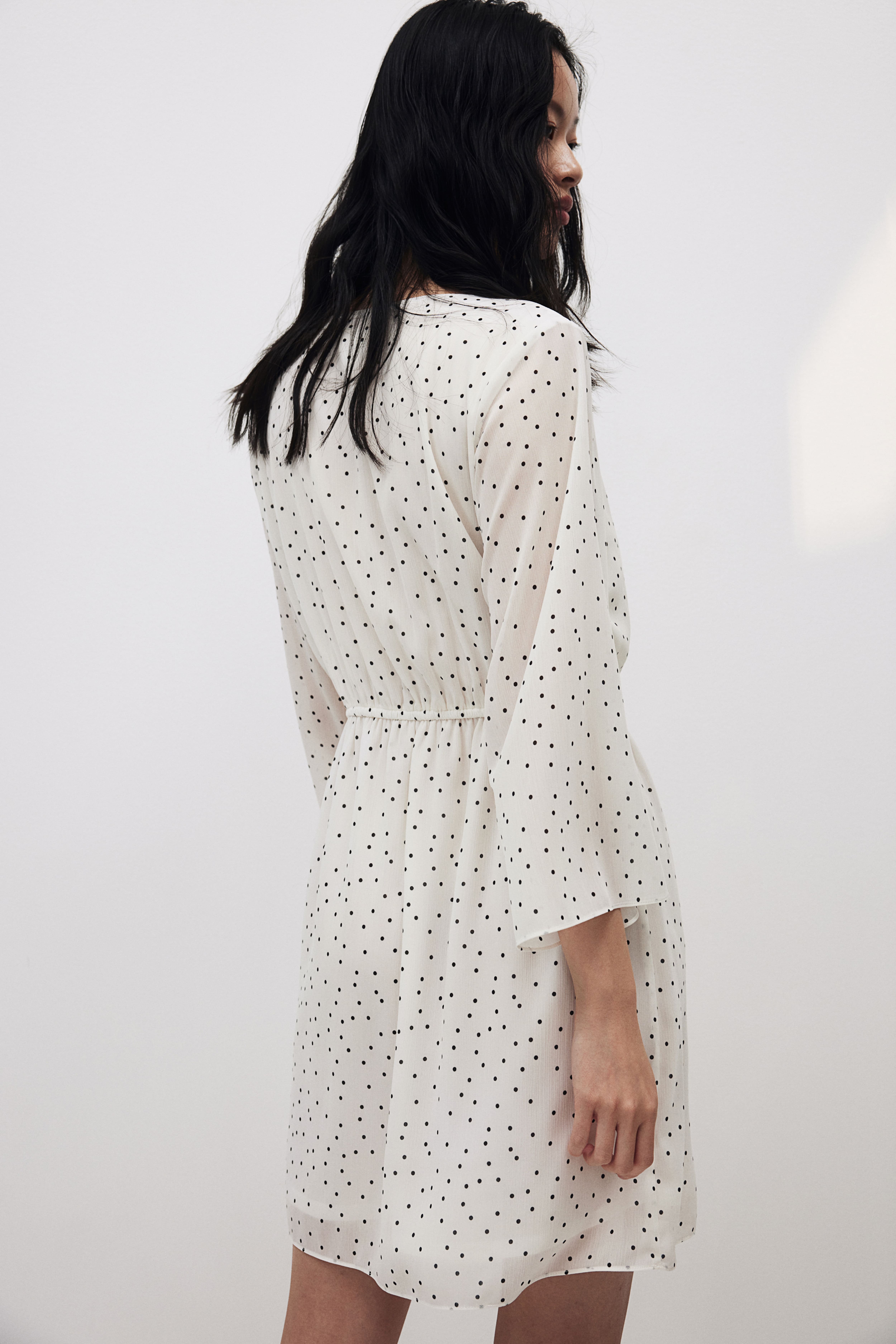 MAMA Robe d'allaitement en mousseline - Encolure en V - Manches 3/4 -  Blanc/pois - FEMME | H&M FR