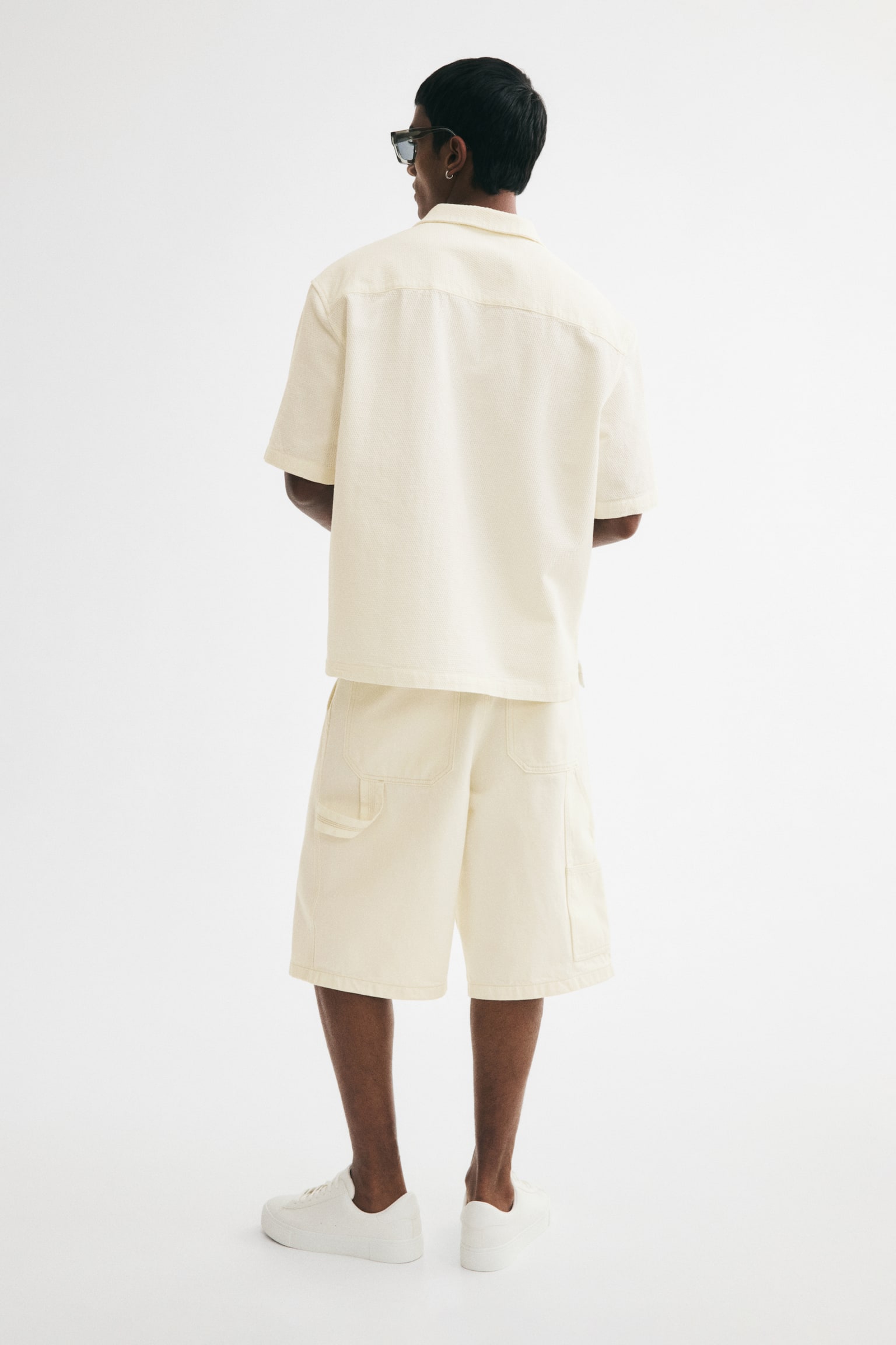 Мужская рубашка H&M Relaxed-Fit Waffled Resort, цвет: Кремовый — фото 5