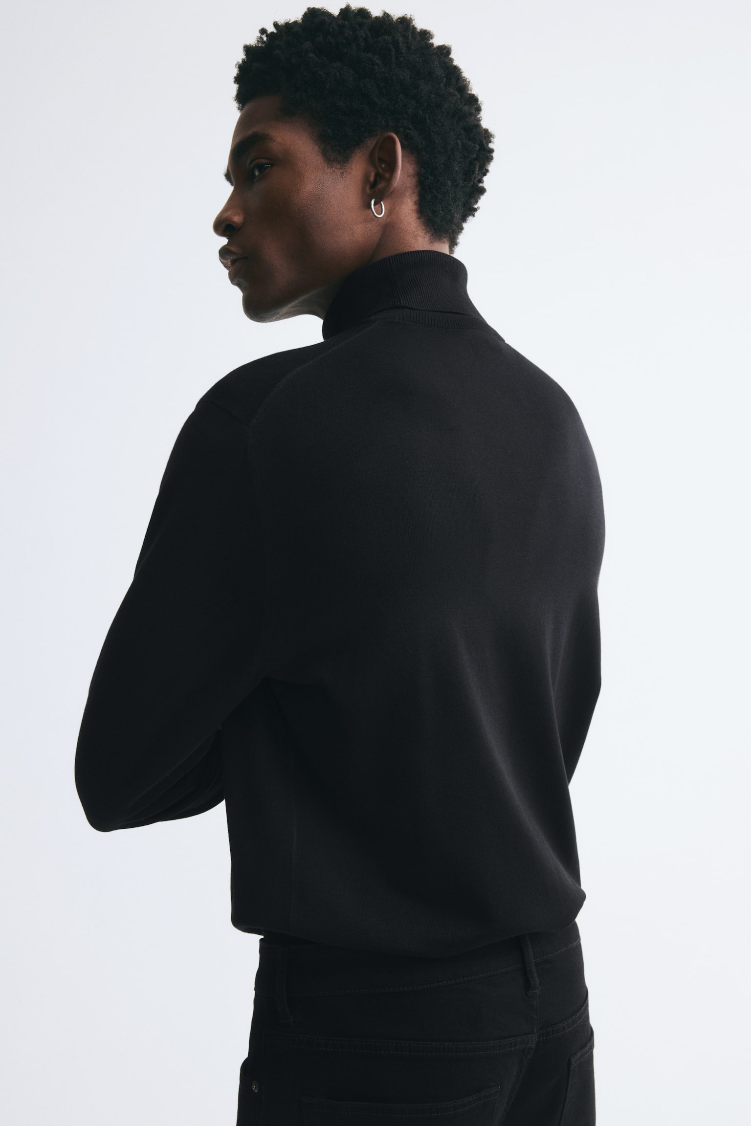 Мужской свитер H&M Regular-Fit Fine-knit Turtleneck, цвет: Чёрный — фото 5