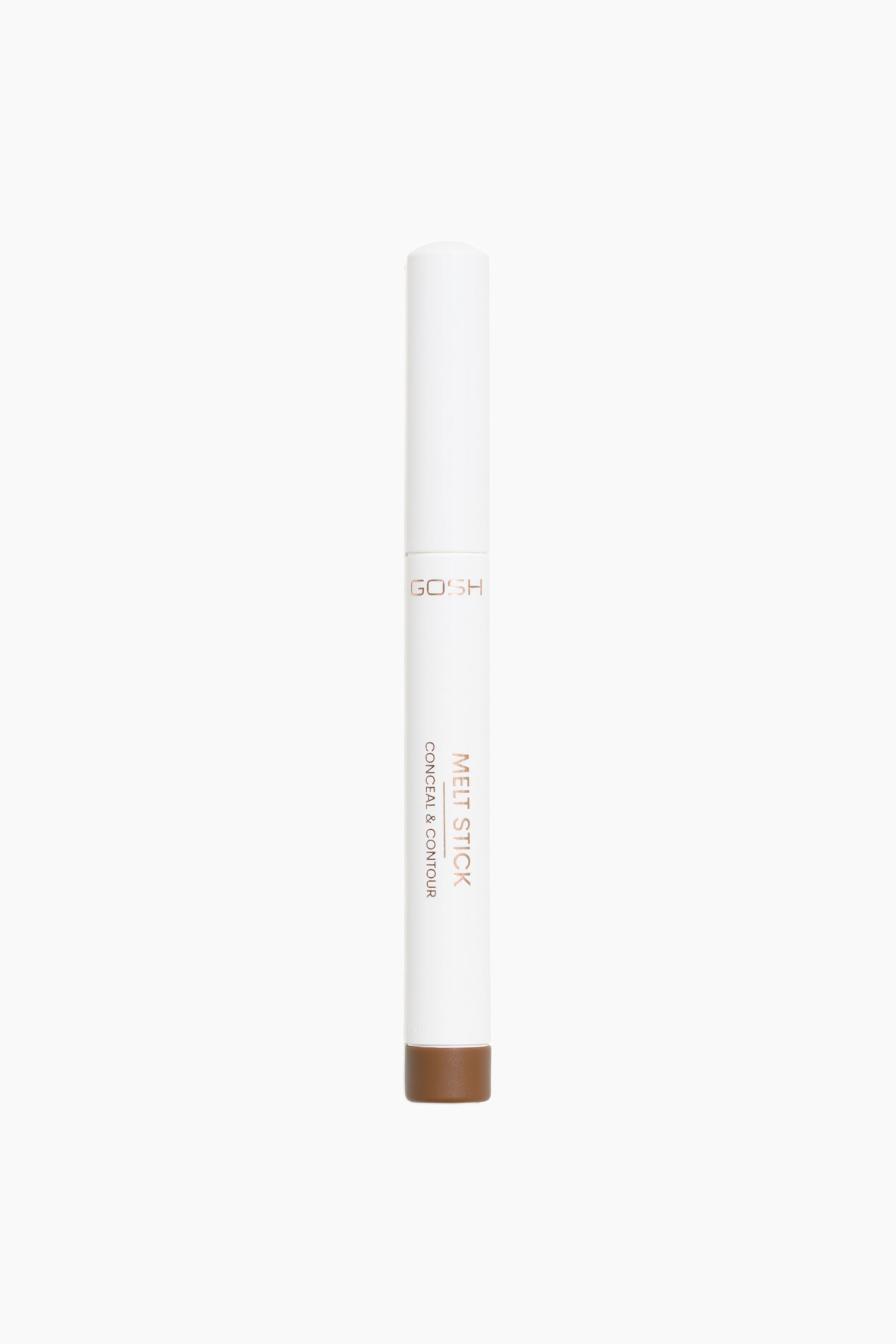 Visa större bild: Melt Stick Conceal & Contour står upprätt och visar upp ett smalt, cylindriskt vitt hölje med matchande kork. Den har roséguldfärgad text med varumärket "GOSH" och produktnamnet "MELT STICK CONCEAL & CONTOUR" tryckt vertikalt, med en brun bas nederst.