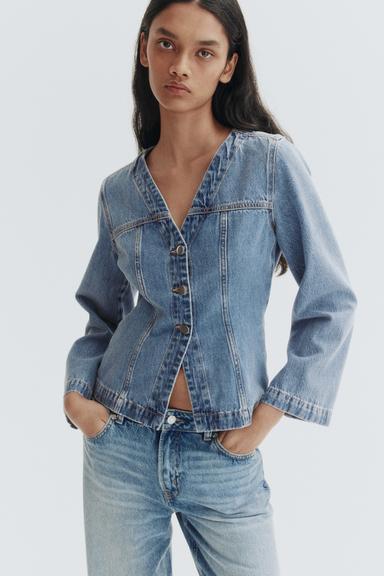 V-neck denim jacket - Light denim blue - 4