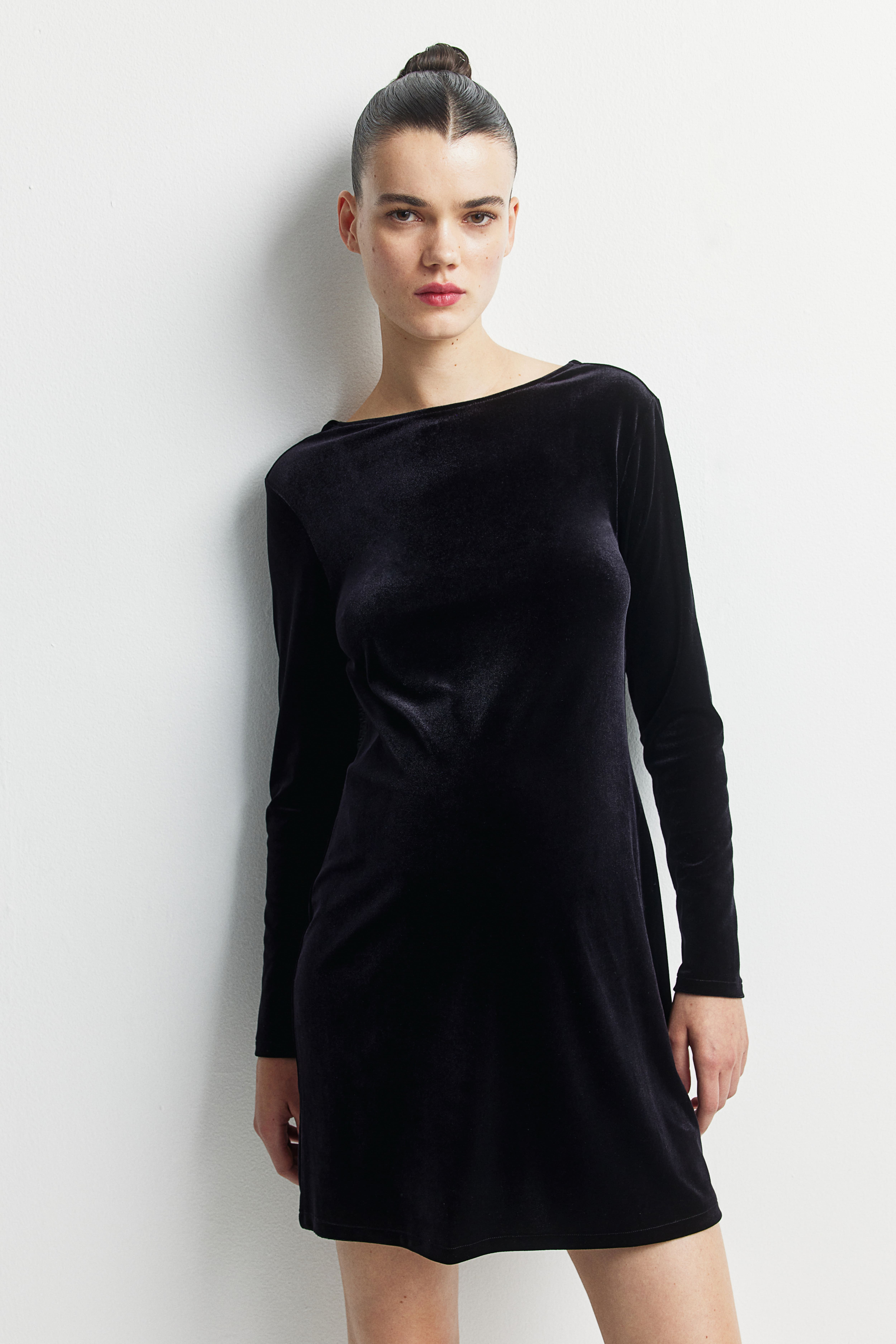 Black velvet dress h&m best sale