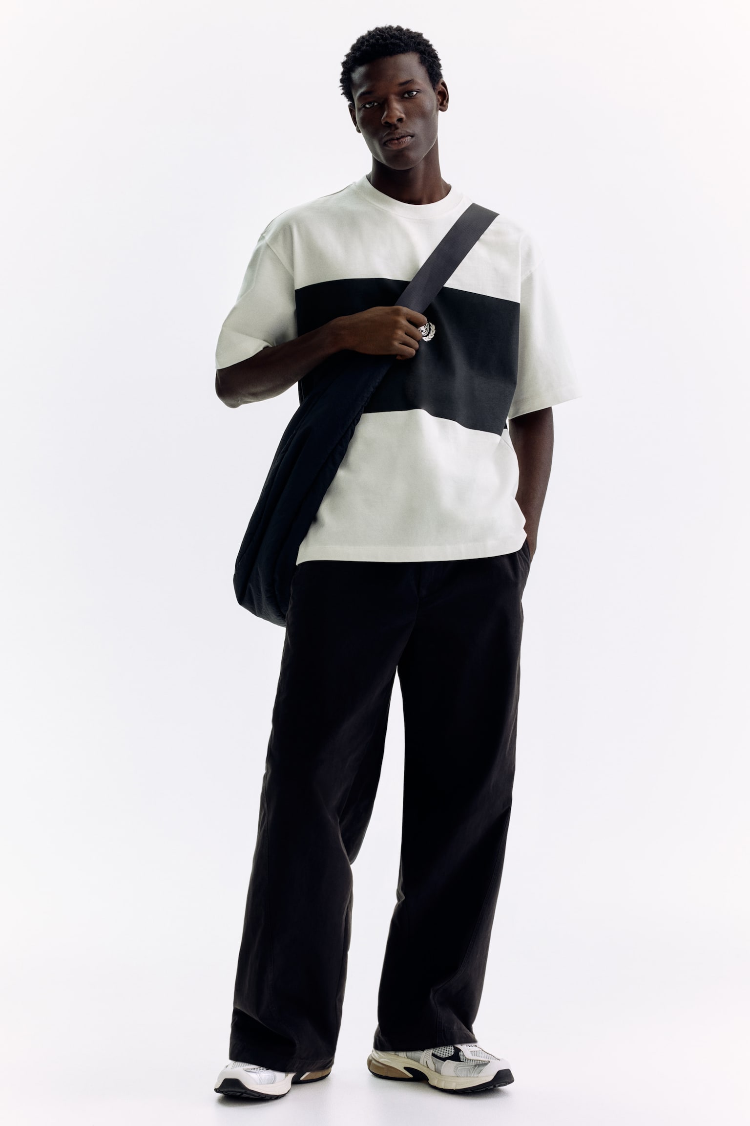 Футболка Oversized Fit із принтом - Білий/Темно-коричневий/Runners Club - 6