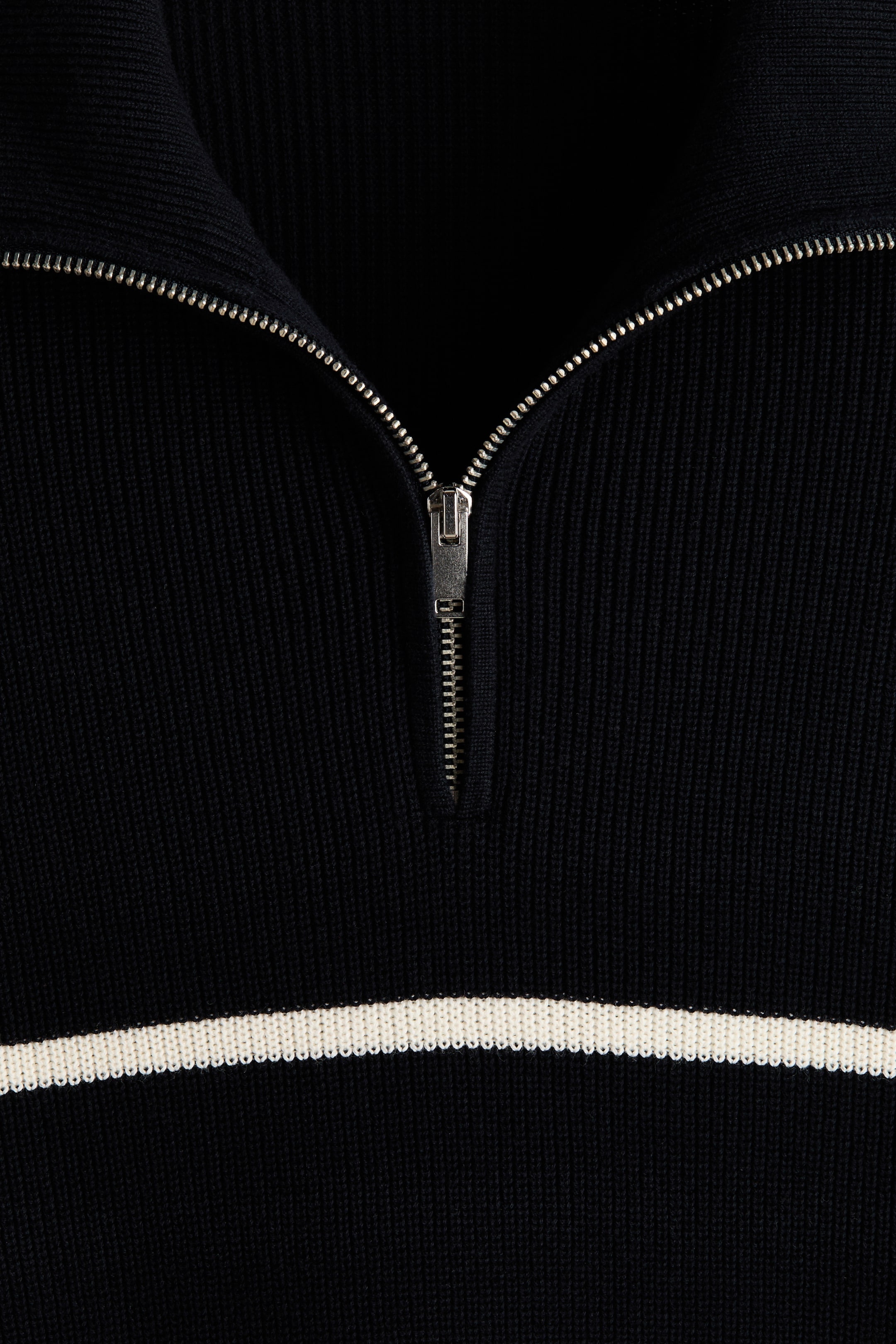 拡大画像を表示: レギュラーフィット ハーフジップセーター - ネイビーブルー／ボーダー - Men | H&M JP 6