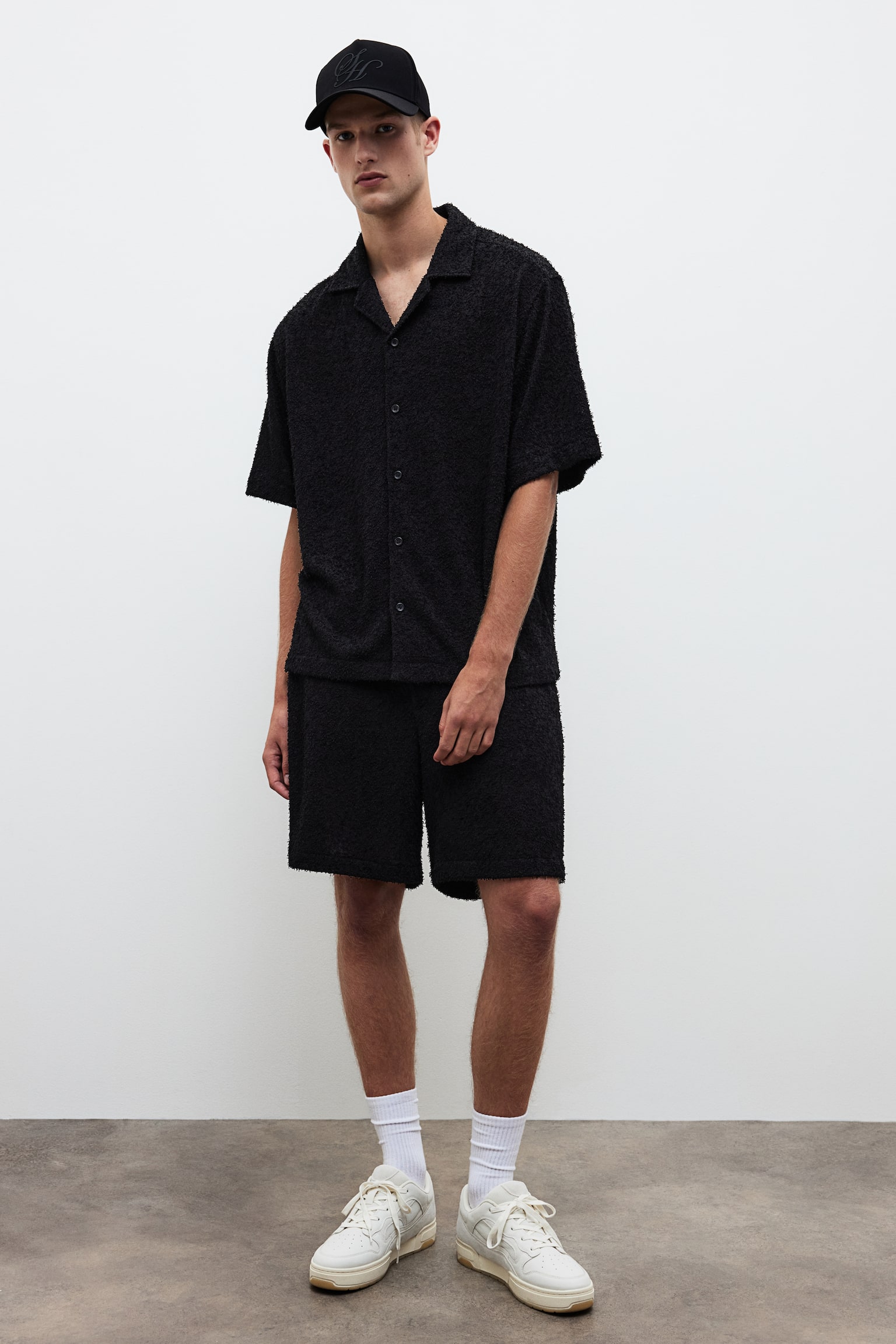 Relaxed Fit Terry shorts - Black - 1