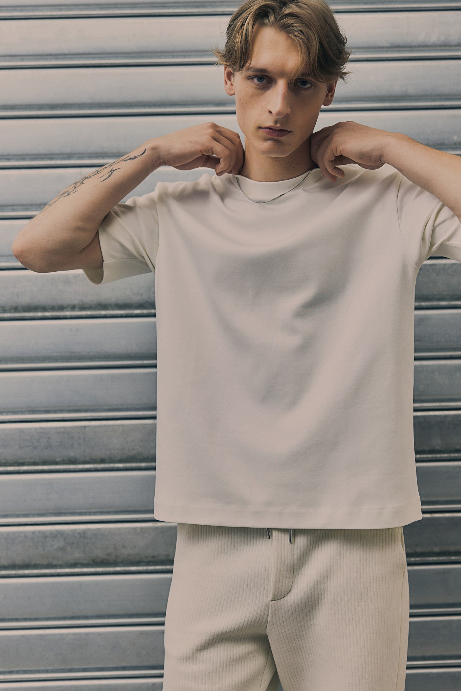 Loose Fit T-shirt - White/Black/Dark grey/Cream/Dark sage green - 1