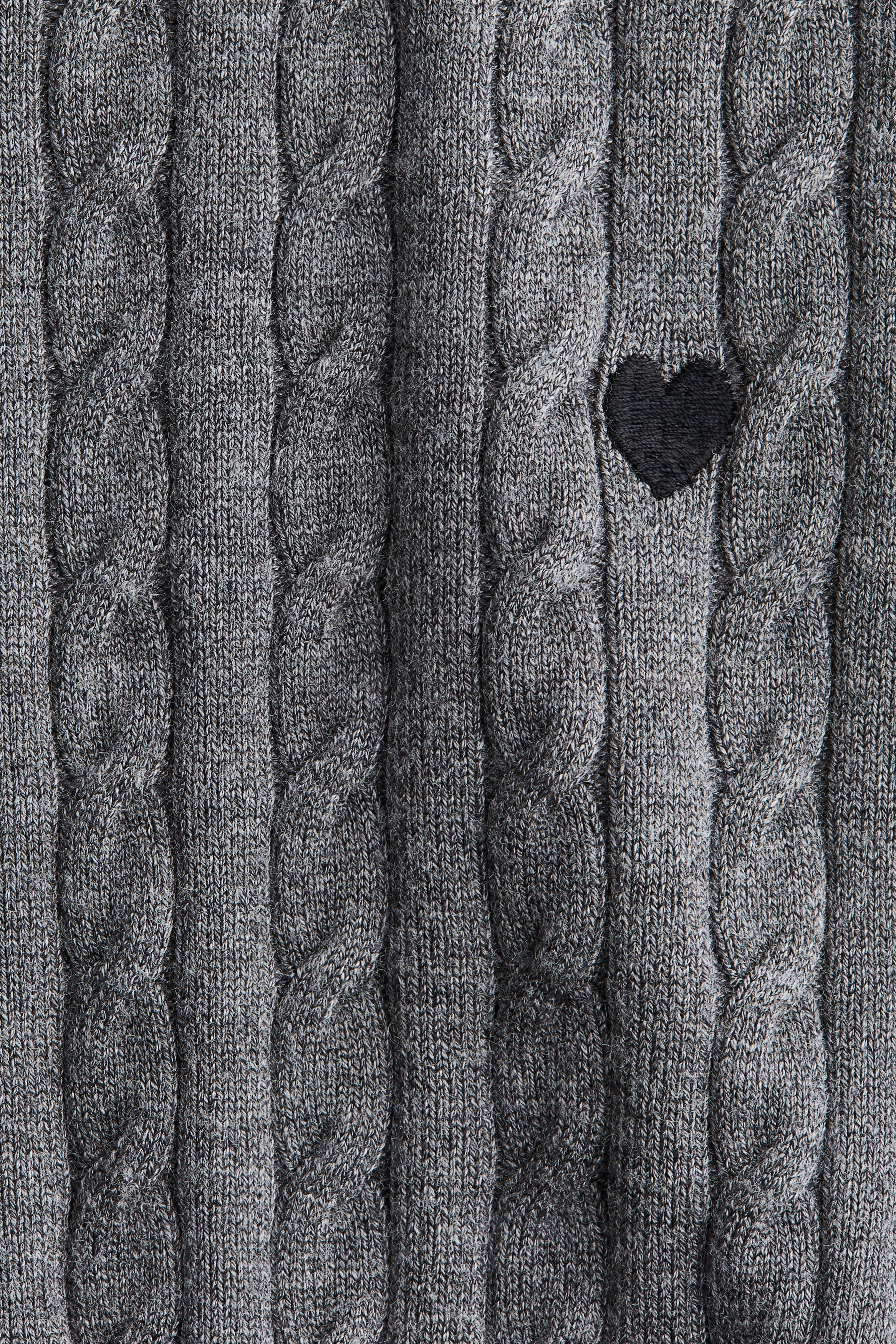 Cable-knit jumper
