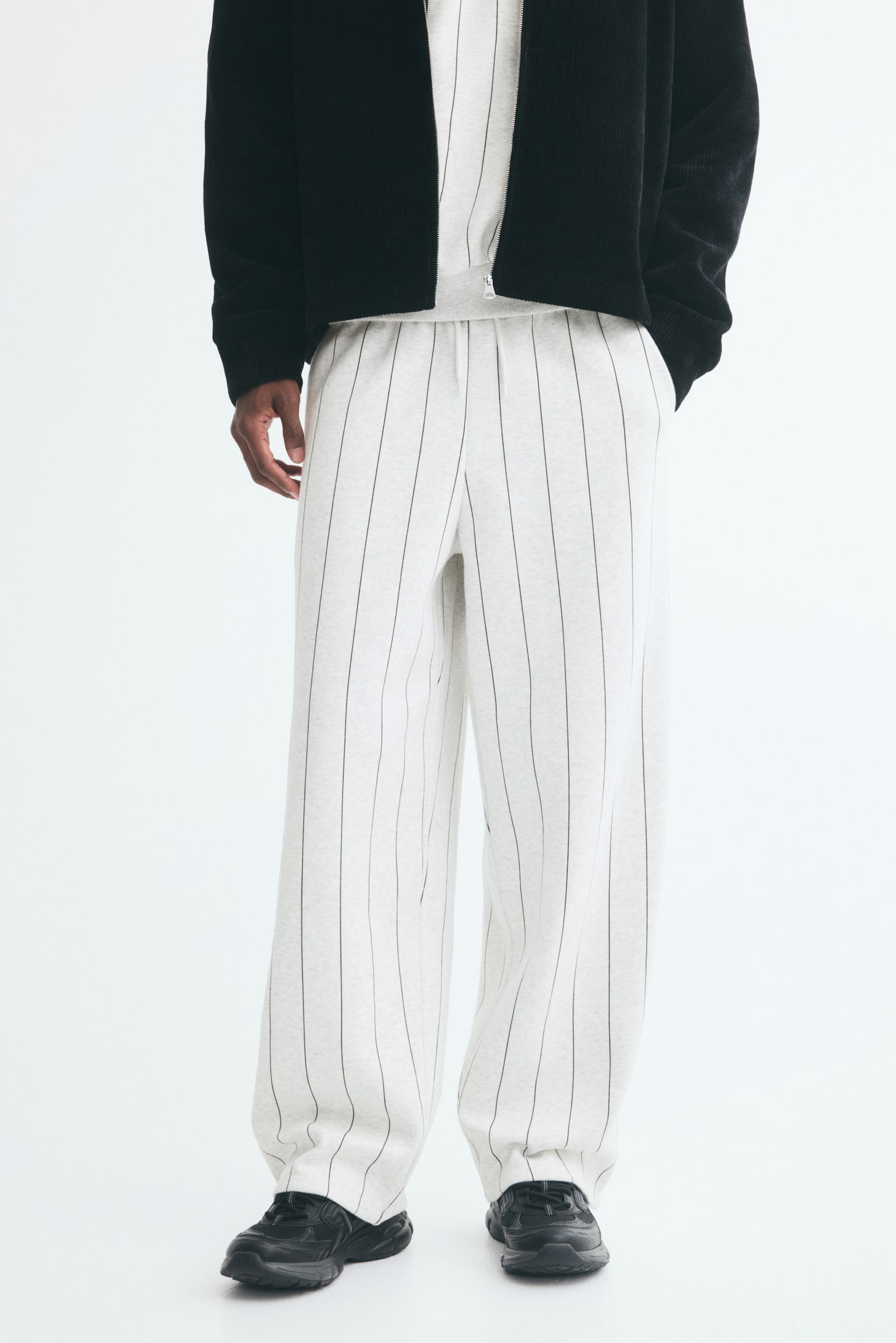 Мужские брюки H&M Relaxed-Fit Brushed-Inside Sweatpants, цвет: Серый меланжевый / Полосатый — фото 5