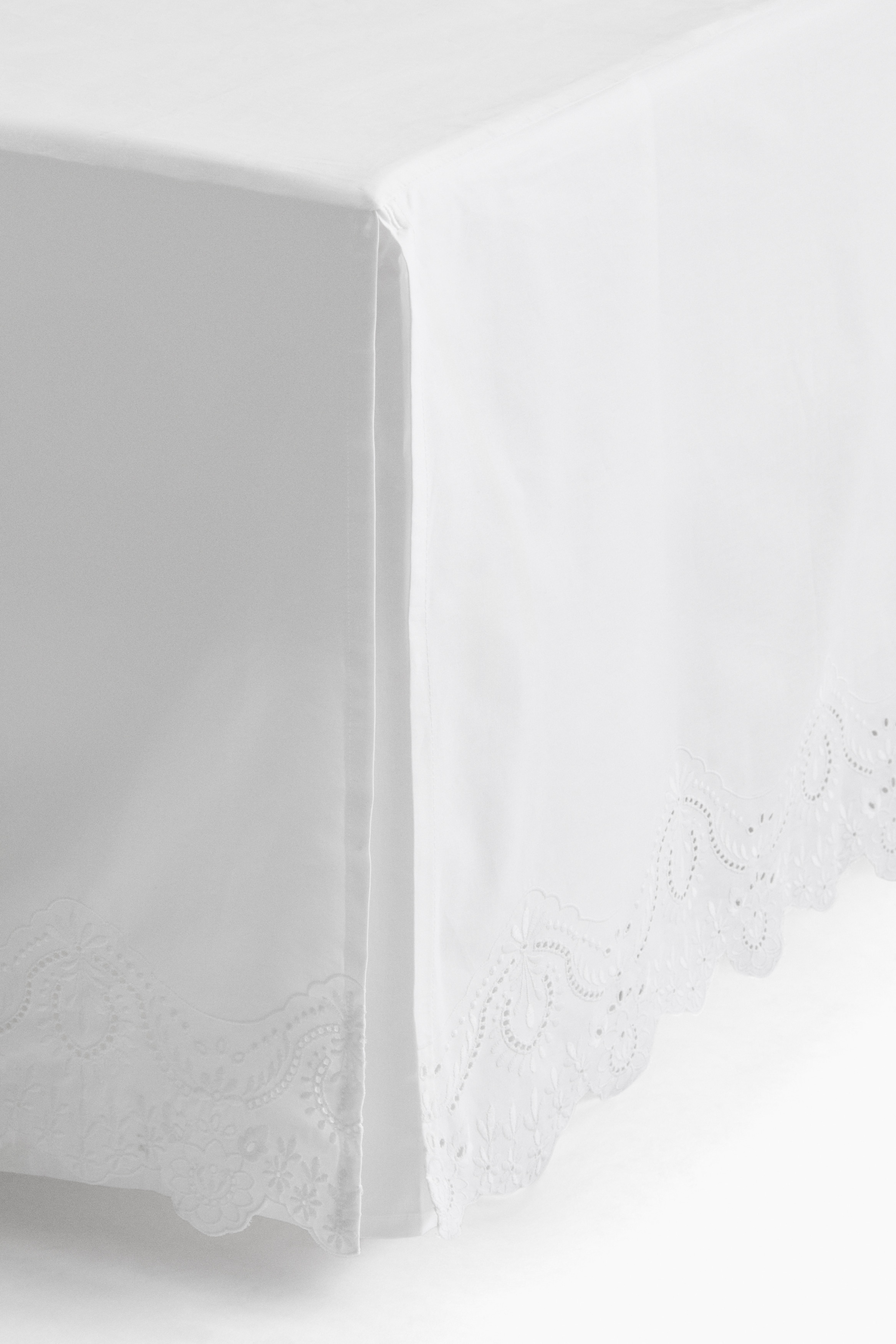 Betthusse mit Broderie Anglaise für Einzelbetten - Weiß
